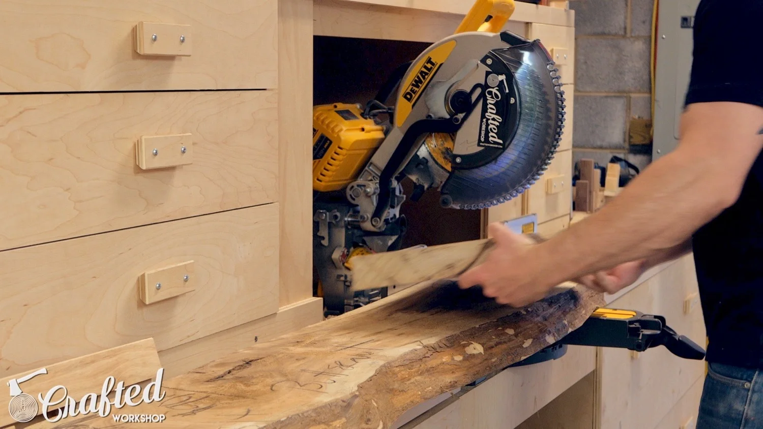 cutting live edge slab on dewalt flexvolt miter saw