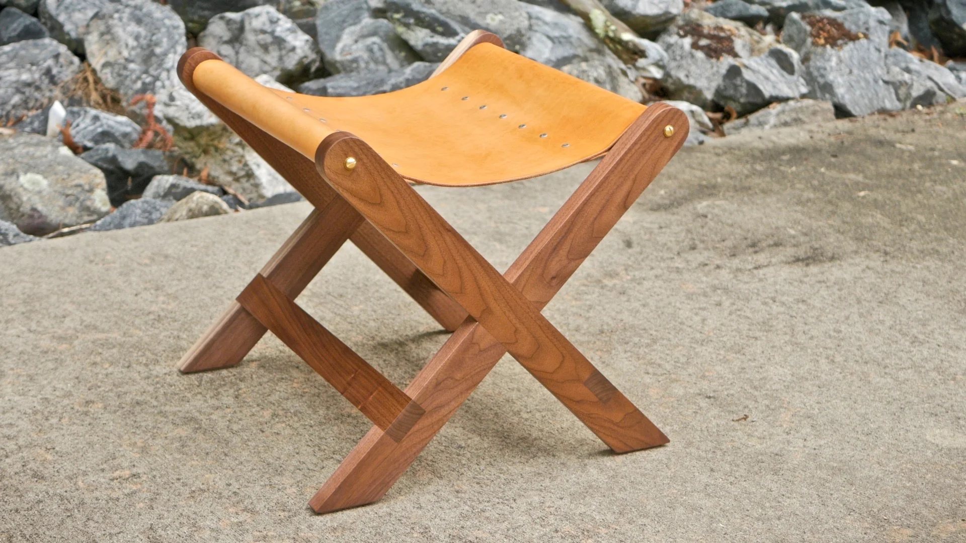 How To Build A Modern Walnut and Leather Stool