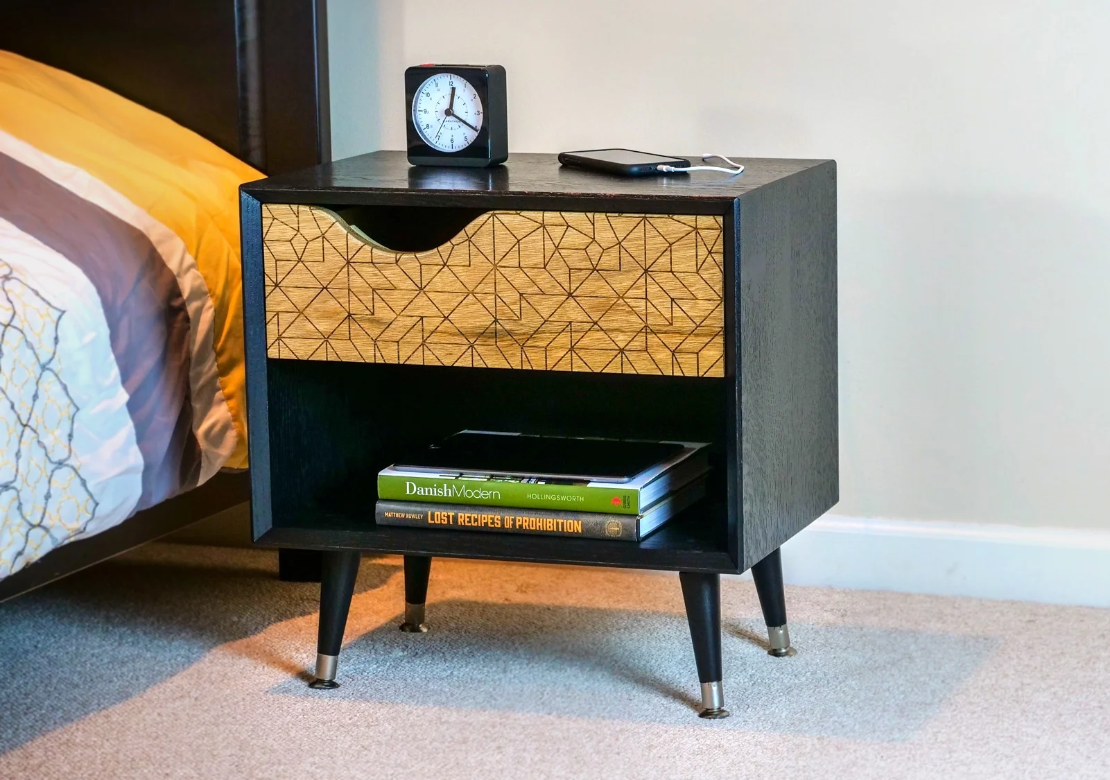 How To Build A DIY Mid-Century Modern Bedside Table / Nightstand with Ebonized Oak