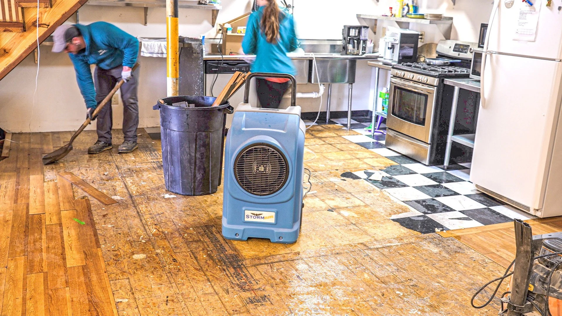 Disaster at the shop! Massive water leak... let's clean it up!
