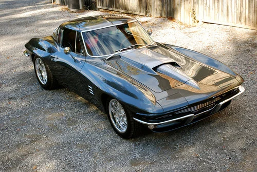 American Muscle Our American Muscle Gallery Page is fully loaded with more than enough quality images of Mustangs, Stingrays, Z28’s, and other emblems of all-American muscle.