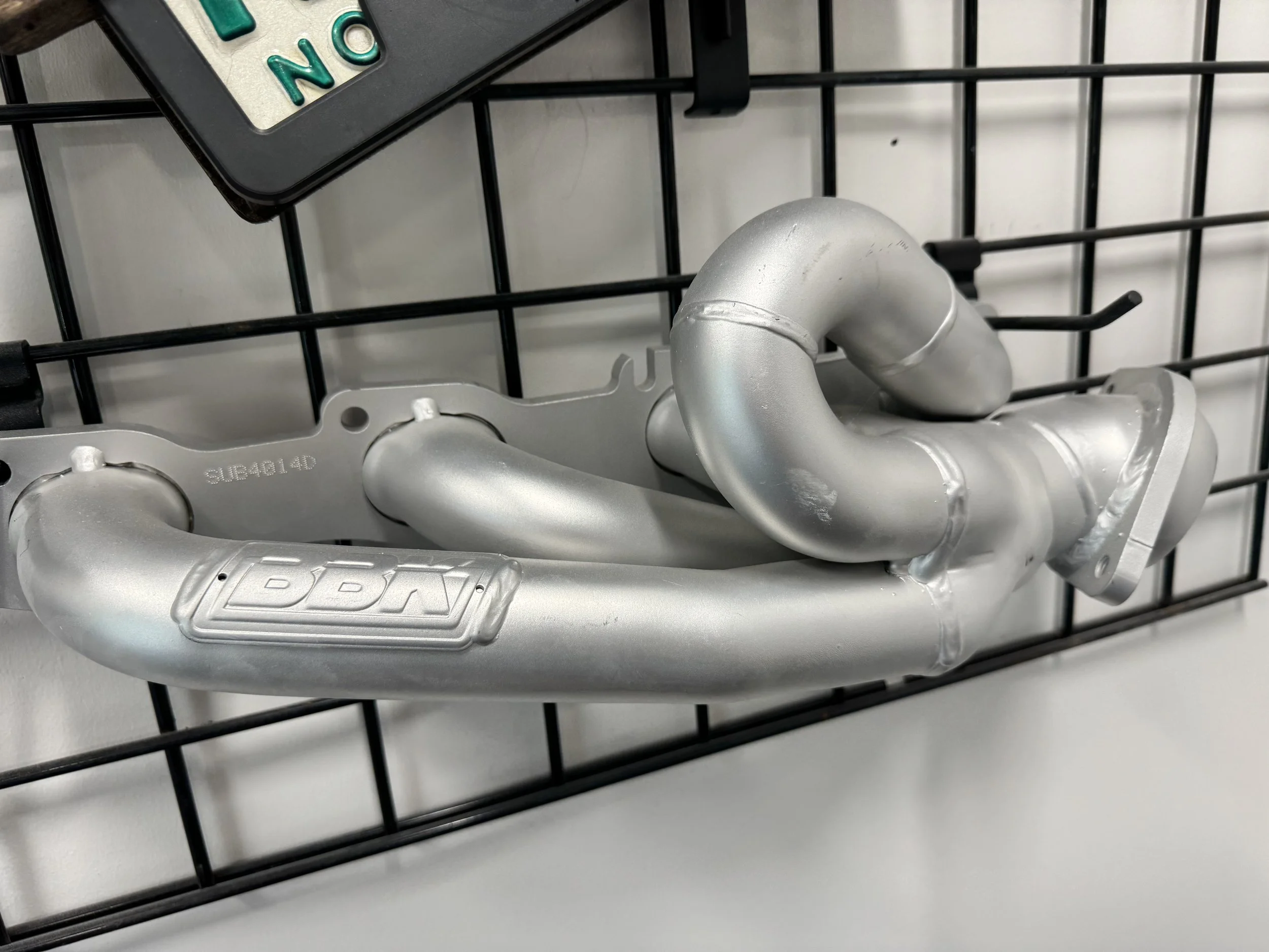 Header in 1300S Satin silver