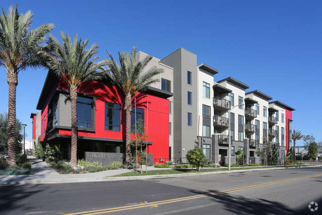 17275-derian-ave-irvine-ca-primary-photo.jpg