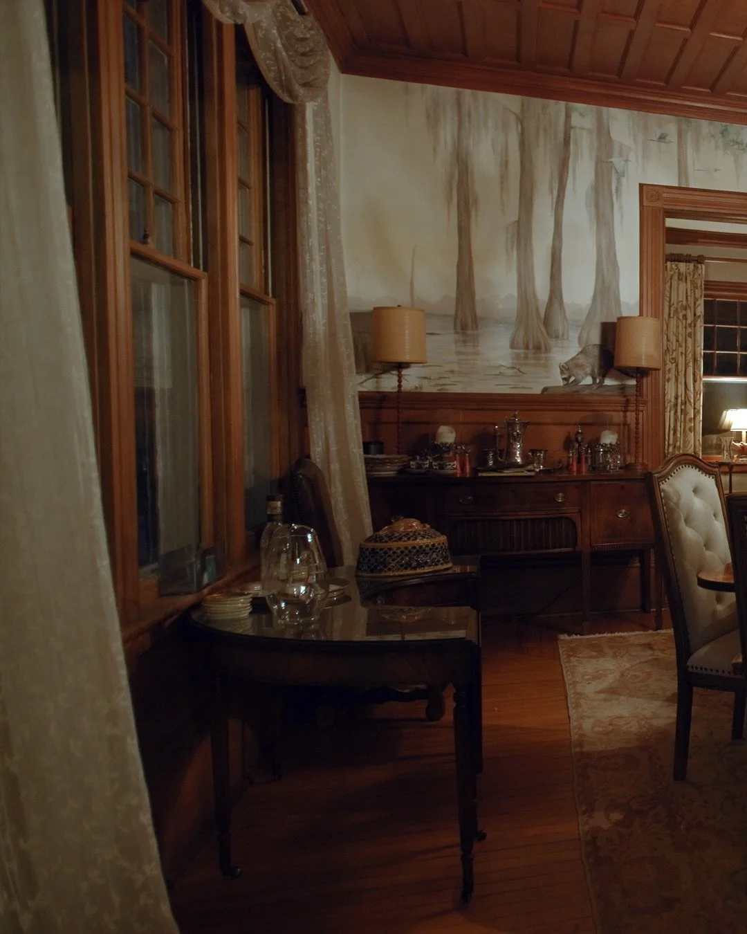 Welcome to the Lodge. 

After the hunt, our members and their guests head inside for a delicious meal, great bourbon and plenty of time to soak in the day&rsquo;s adventure by the fireplace.