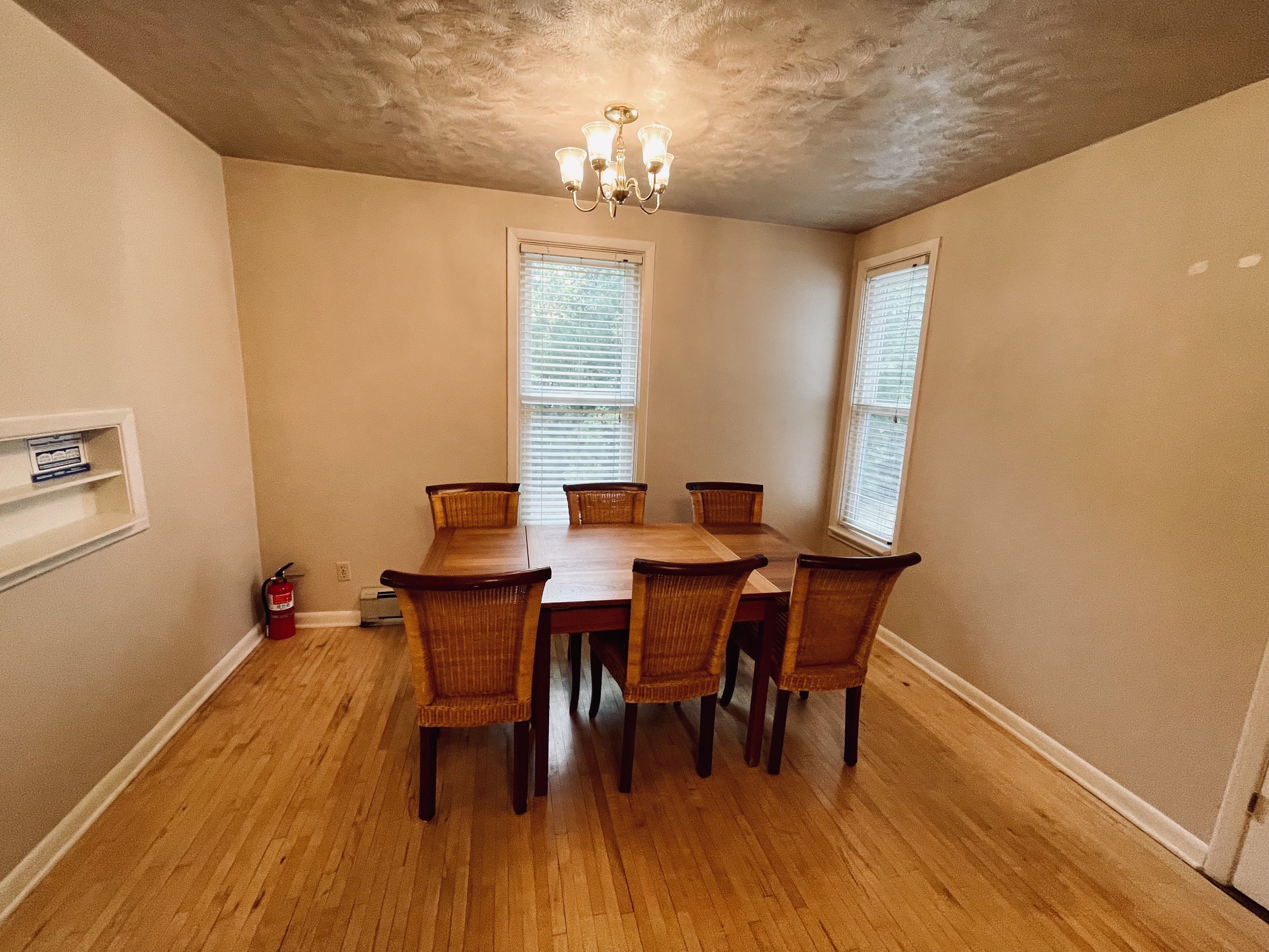 dining room.jpg