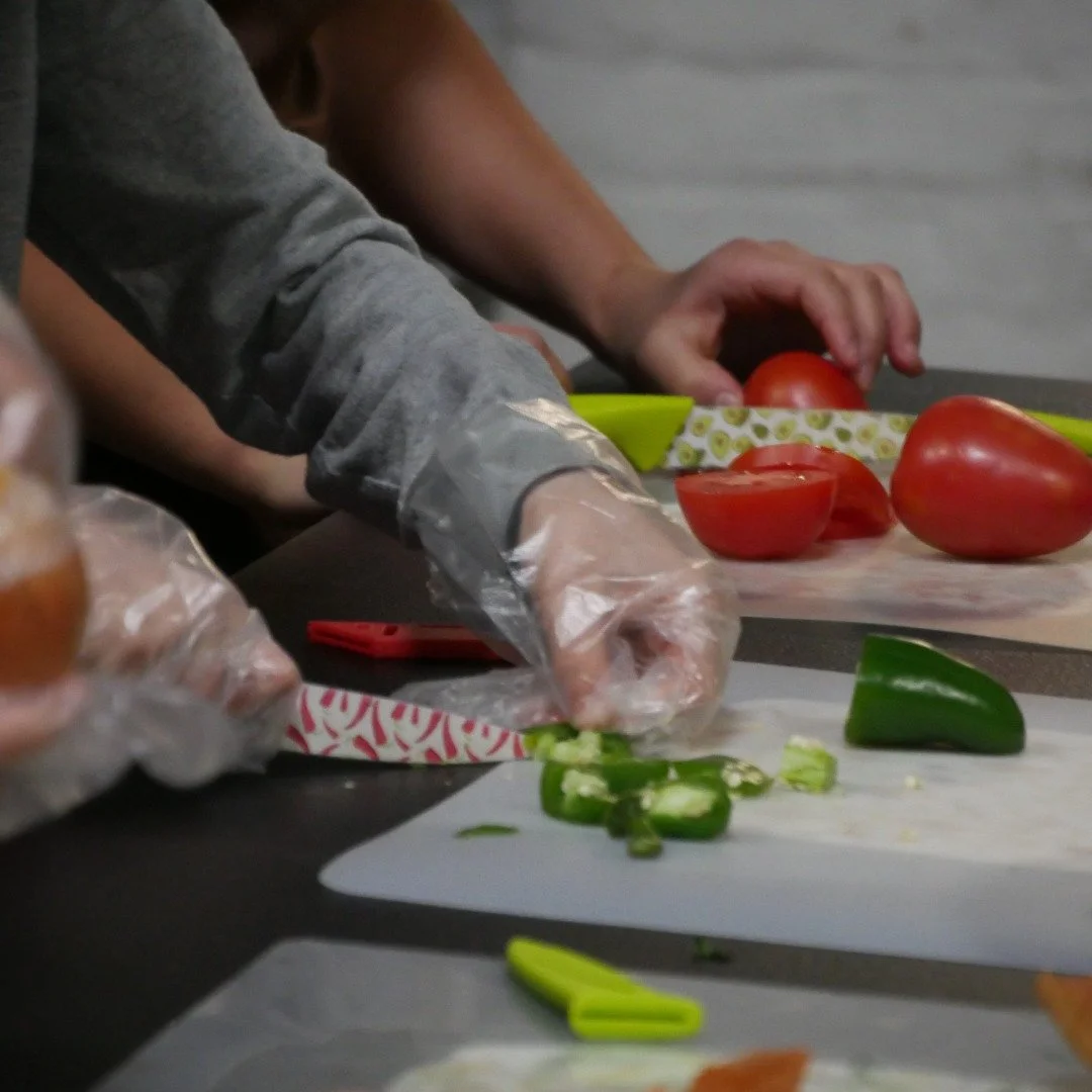 What a special day in Food For Thought! 🍅🍳💭

Our longtime friend, Colleen Millett joined us to share a recipe with @newbedfordpublicschools youth that was sure to be hit.

Together, we made turkey tacos 🌮🦃 - a staple in Colleen's home and a cher