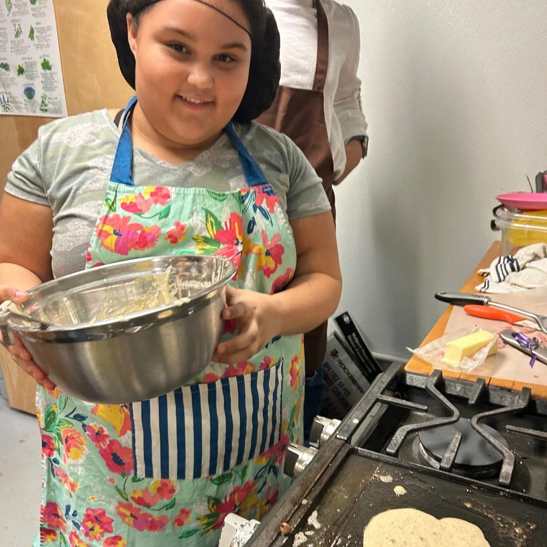 What a special treat it was to welcome our guest chef, Glenn Oliveira, who spent the afternoon guiding our youth through the joy of preparing a delicious breakfast-style meal. 💛 Together, they whipped up fluffy pancakes and hearty omelets&mdash;clas