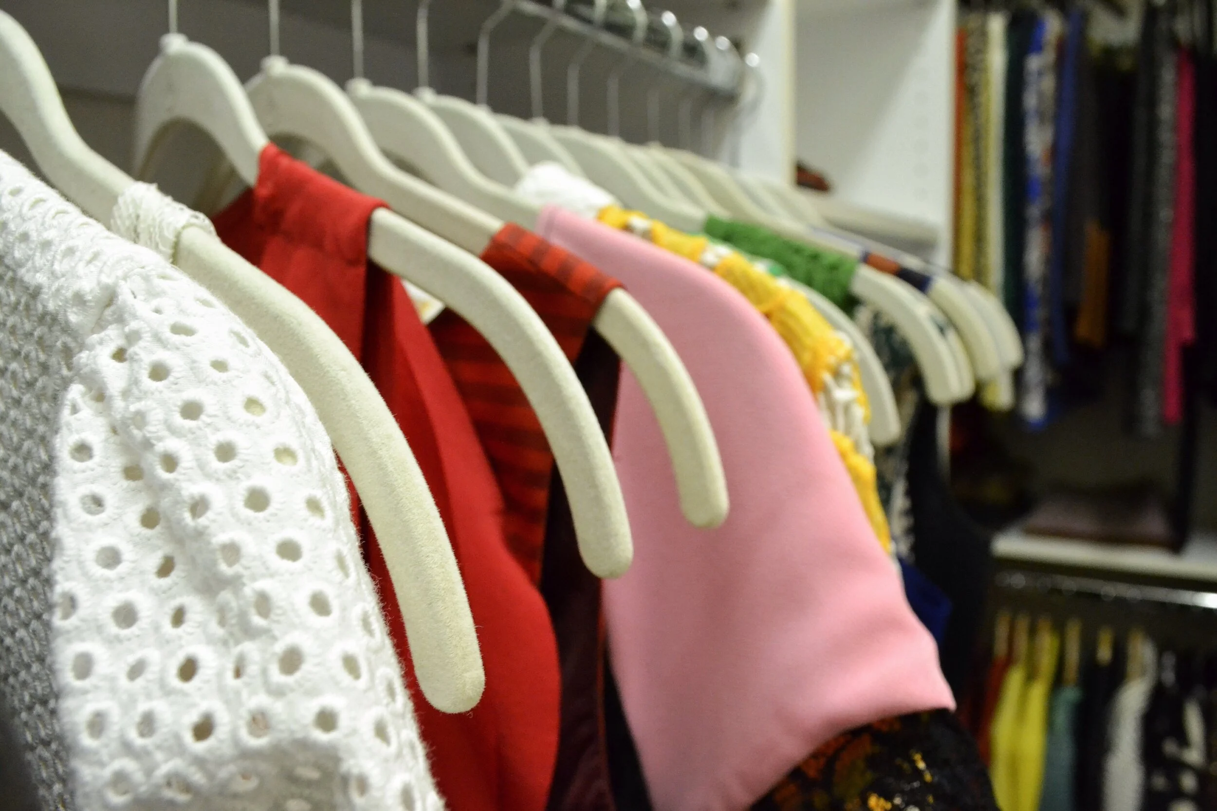 The Ultimate Guide to Organize + Stylize Your Dorm Room