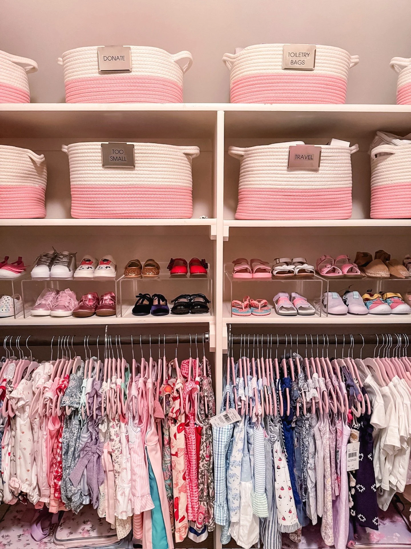 Mornings made easy in a kid-sized closet! 

From clearly labeled bins (that are no longer overflowing) to clear shoe organizers and easy-to-reach hangers (bonus: they&rsquo;re matching 😍), getting the kids out the door on time just got a whole lot s