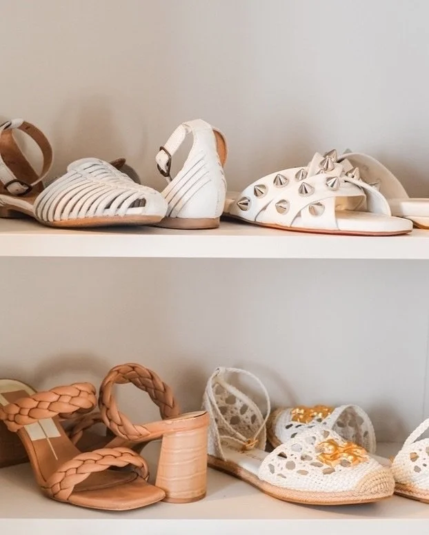 Sandal season? We loved you. But as the temps start falling... 
⠀⠀⠀⠀⠀⠀⠀⠀⠀
This is your reminder to keep your in-season faves front + center! Making getting out the door feel just a little more effortless. 
⠀⠀⠀⠀⠀⠀⠀⠀⠀
The Luxe Edit: @thestyleriot + @th