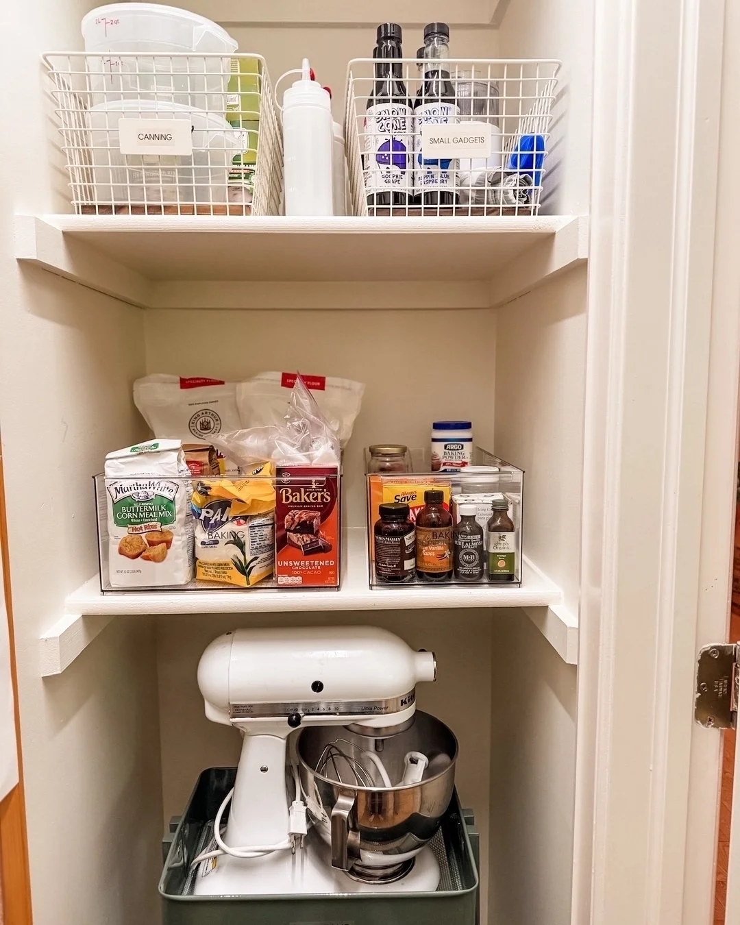 When your stand mixer deserves VIP treatment, but counter space is precious&hellip; we roll in the perfect solution! A sleek 3-tier cart that tucks perfectly under shelving for a dose of pantry refresh magic. 

Now that beauty can cruise to the kitch