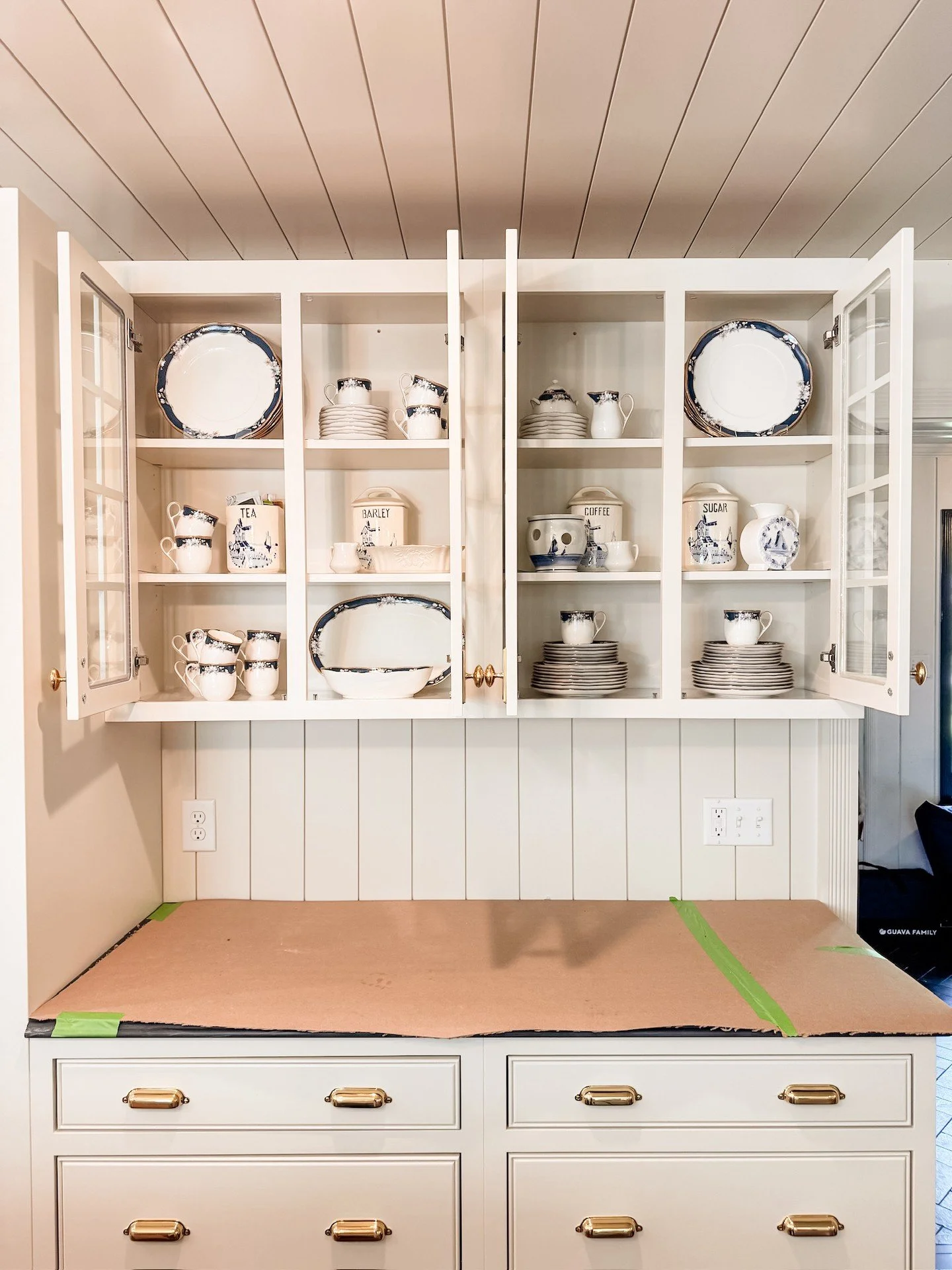 Minimalism doesn&rsquo;t mean getting rid of everything you love. 

Sometimes it&rsquo;s about digging into the storage bins and discovering what deserves a place in the spotlight, like your grandmother&rsquo;s china that brings warmth, beauty, and a