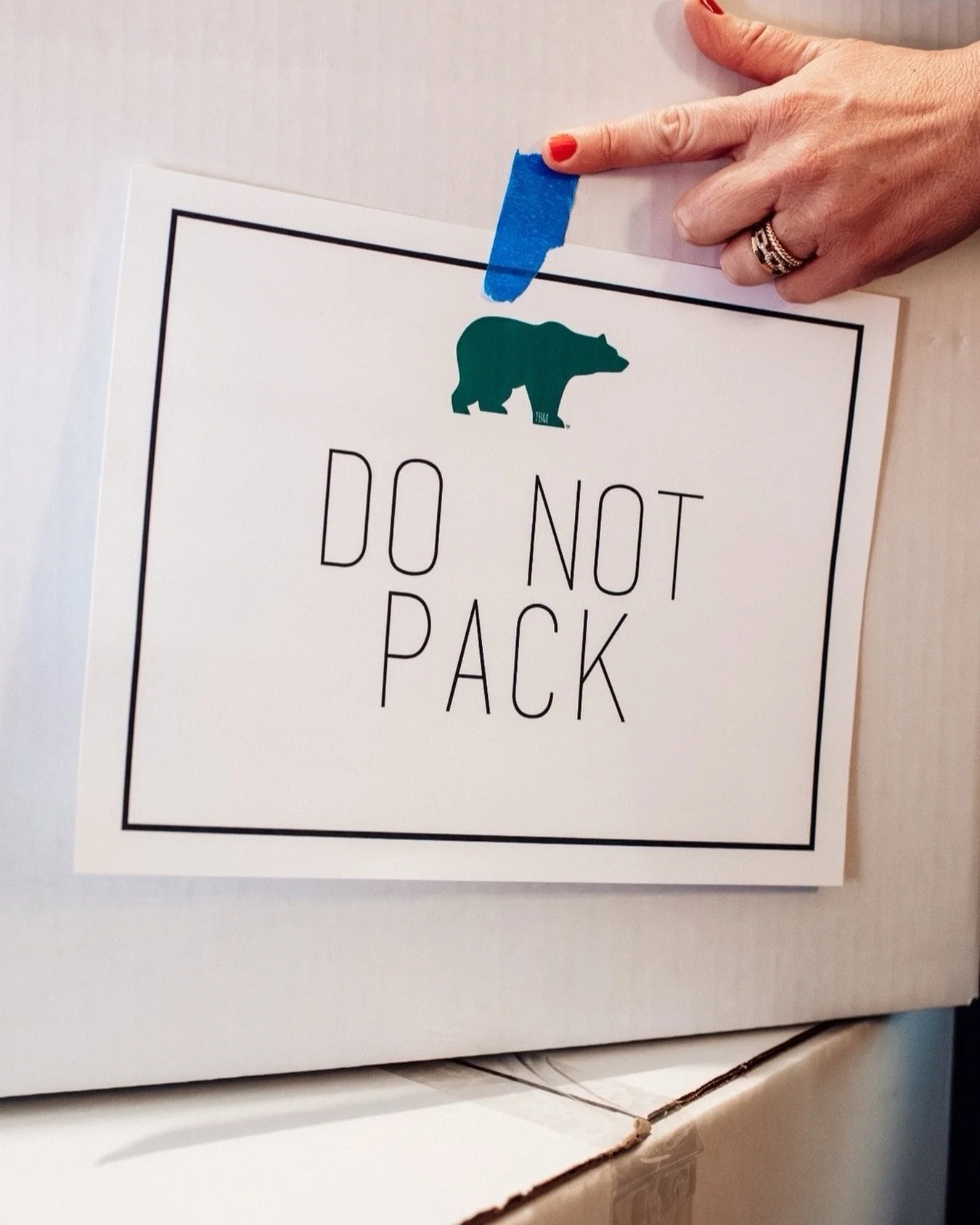 We&rsquo;ve got a series of spring moves right around the corner and our #1 packing tip is to designate a box on each floor labeled &ldquo;DO NOT PACK.&rdquo; 
⠀⠀⠀⠀⠀⠀⠀⠀⠀
Keep the essentials you&rsquo;ll need right up until the last minute in your exi