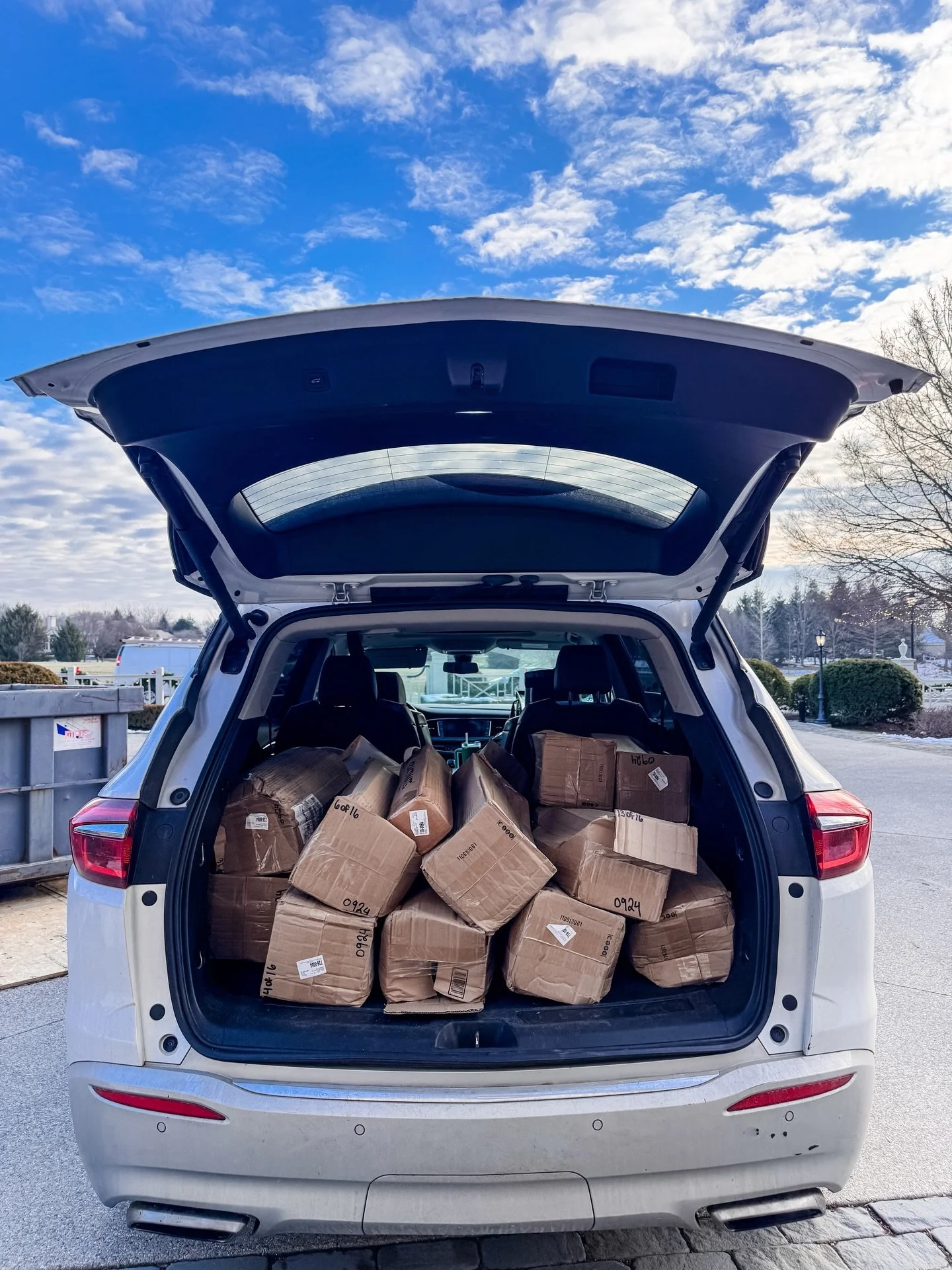 We&rsquo;ve got our car loaded with our absolute favorite product&hellip;custom cut drawer and shelf liners! In a perfect world, we line everything before items are put away, ideal for new builds and renovations. 
⠀⠀⠀⠀⠀⠀⠀⠀⠀
But sometimes you just hav