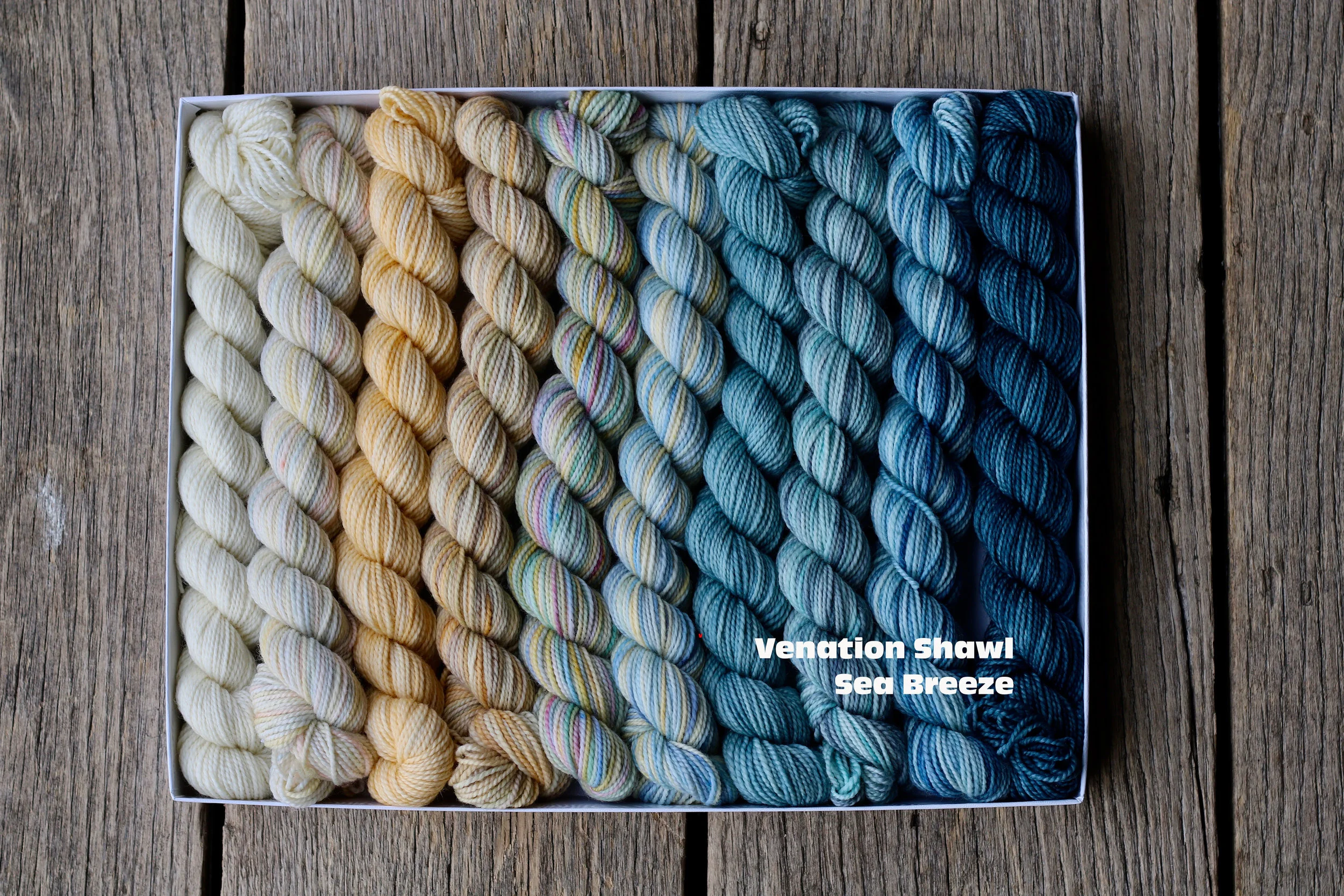 Pencil box venation shawl - Sea breeze.jpg