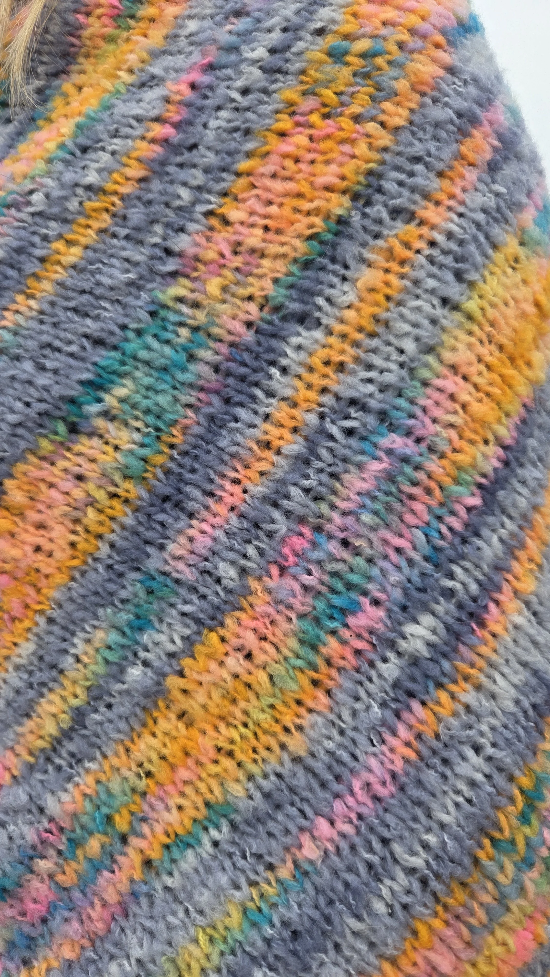 Zsa Zsa Shawl Andra close.jpg