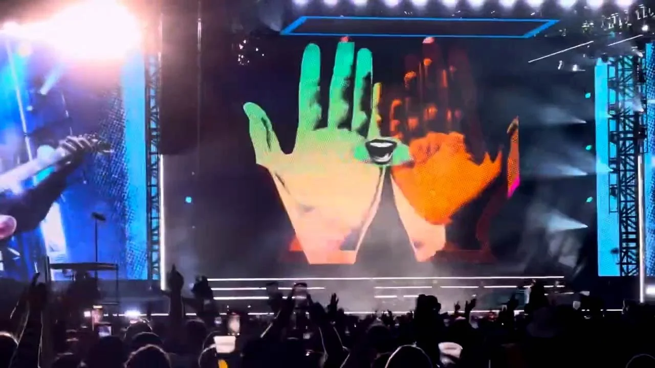 EDIT LINKEDIN 1 (0-00-15-08).jpg