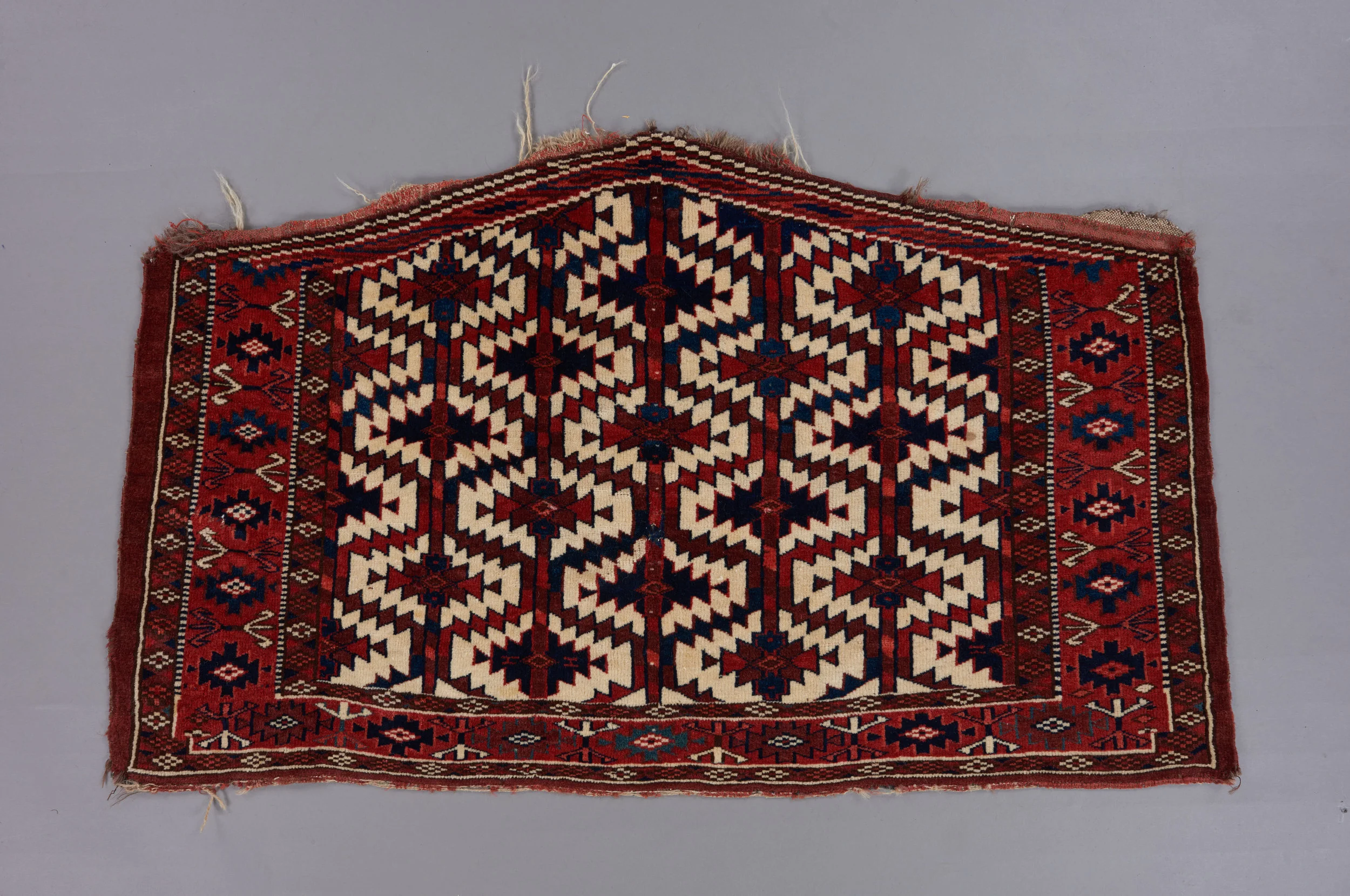 Yomut Asmalyk 1202 3'10%22 x 2'3%22.jpg