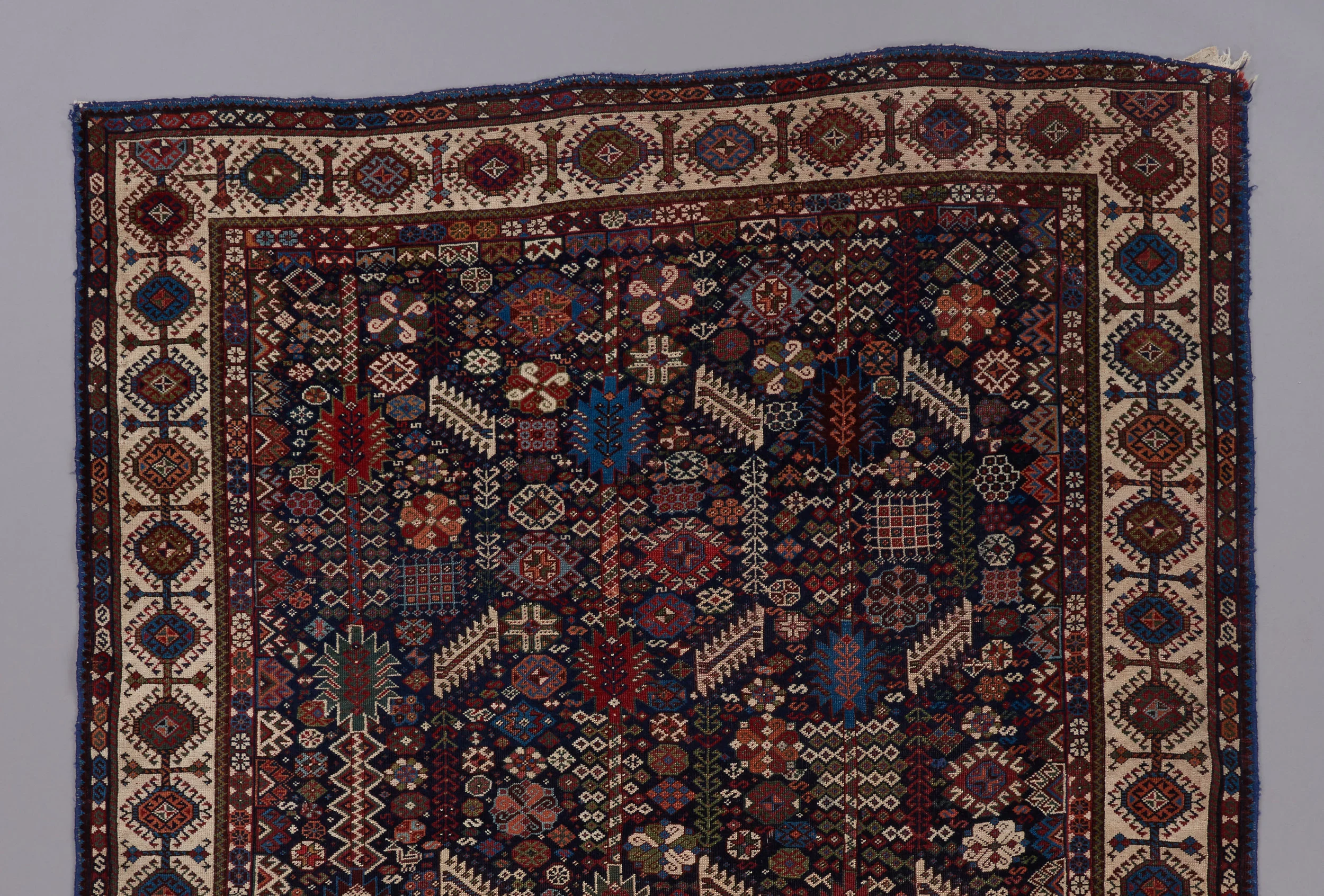 Qashqai Shekarlu rug — b bolour