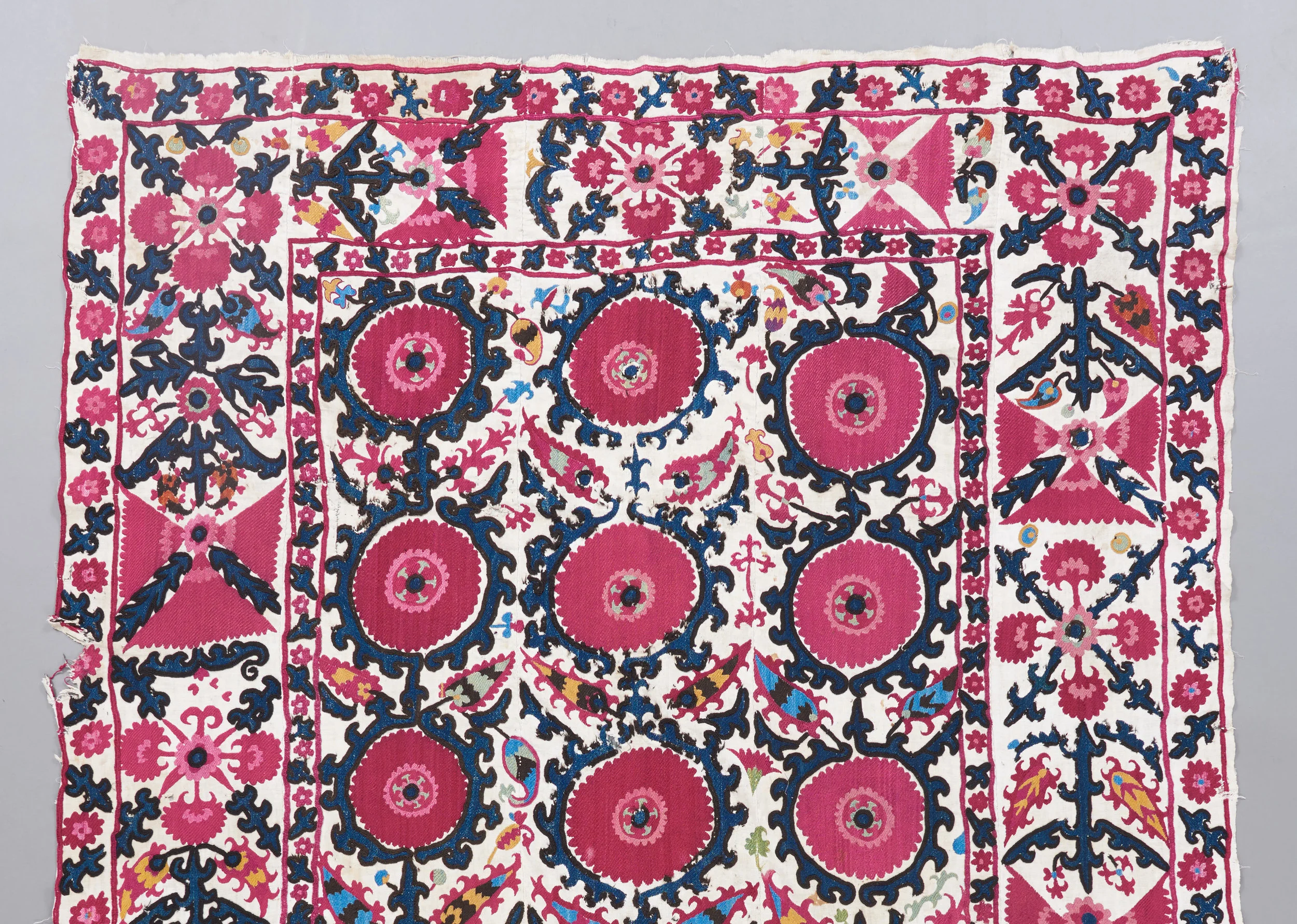 Suzani 1653 5'8%22 x 8'4%22 1.jpg