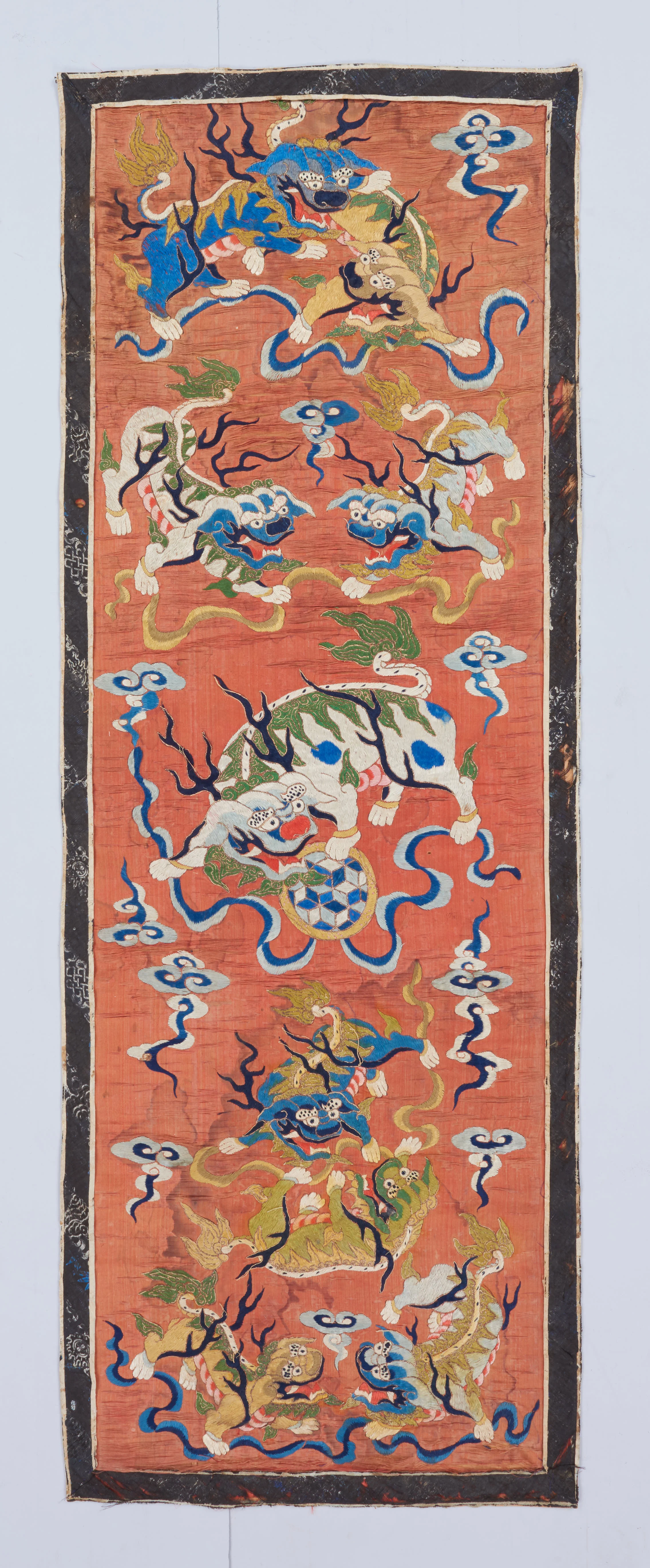 foo dog textile 4'4%22 x 1'6%22.jpg