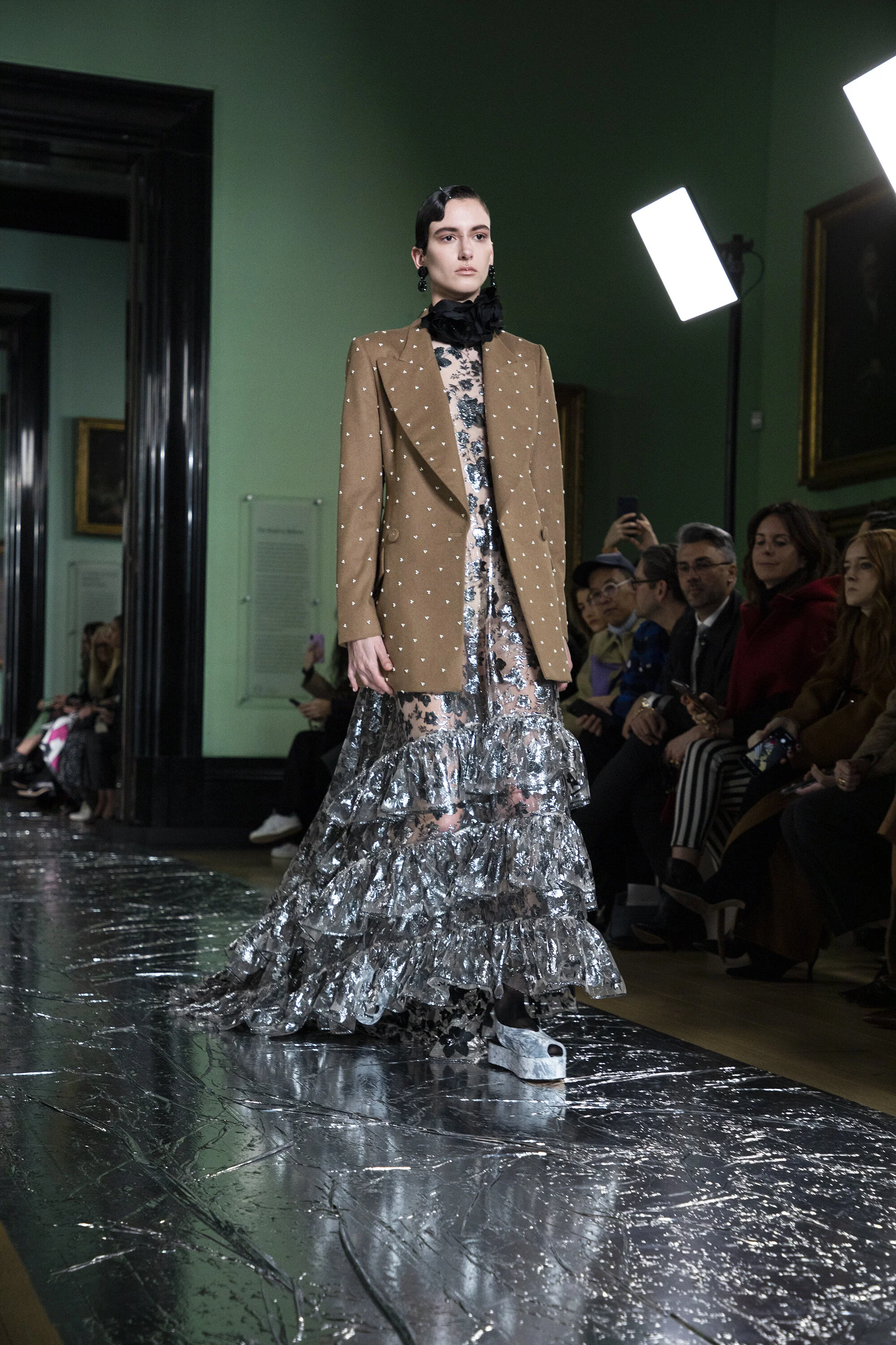 ERDEM_LFW_AW20_CATWALK_002_SMALL.jpg