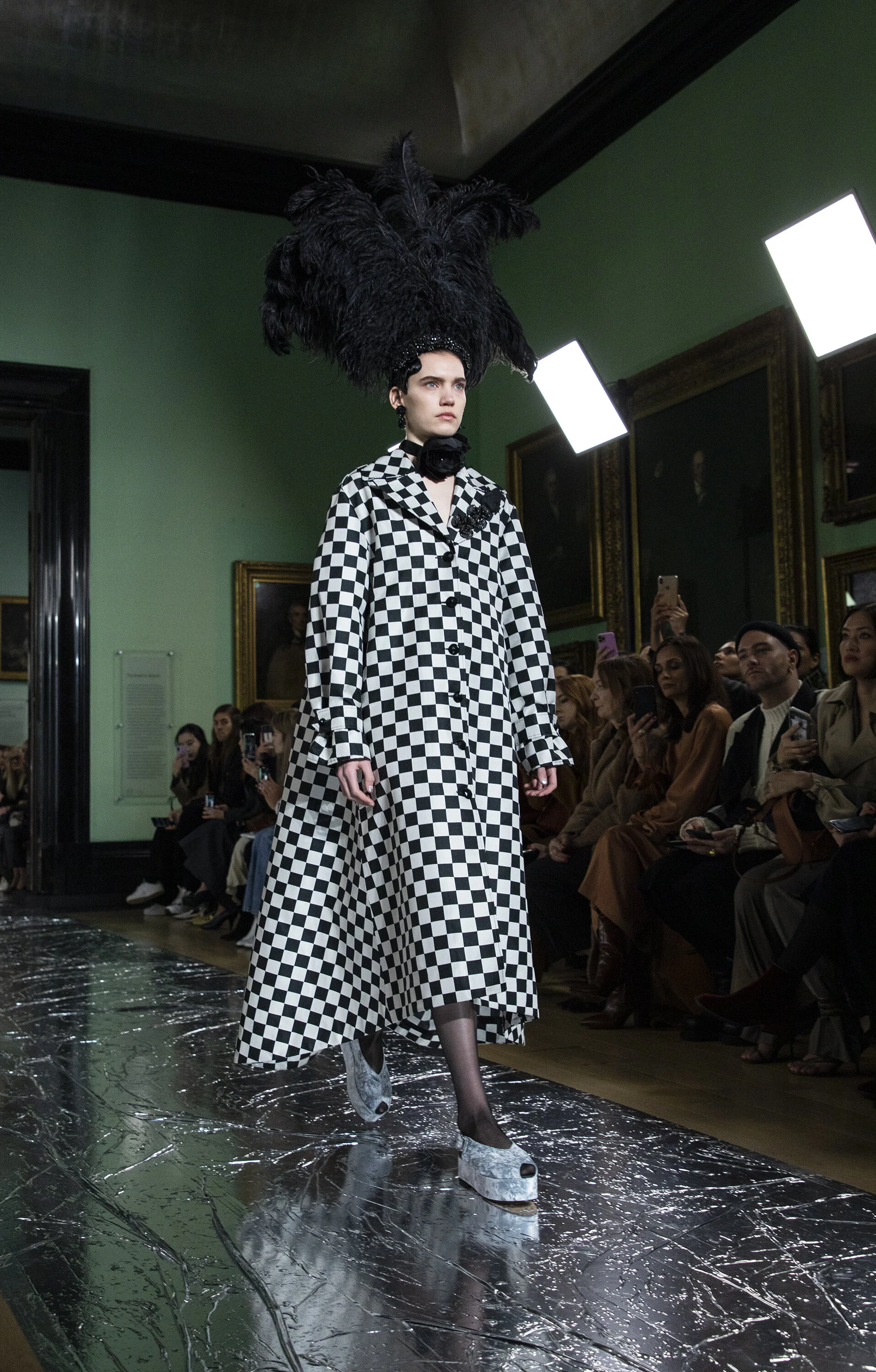 ERDEM_AW20_LFW_C_009_SMALL.jpg