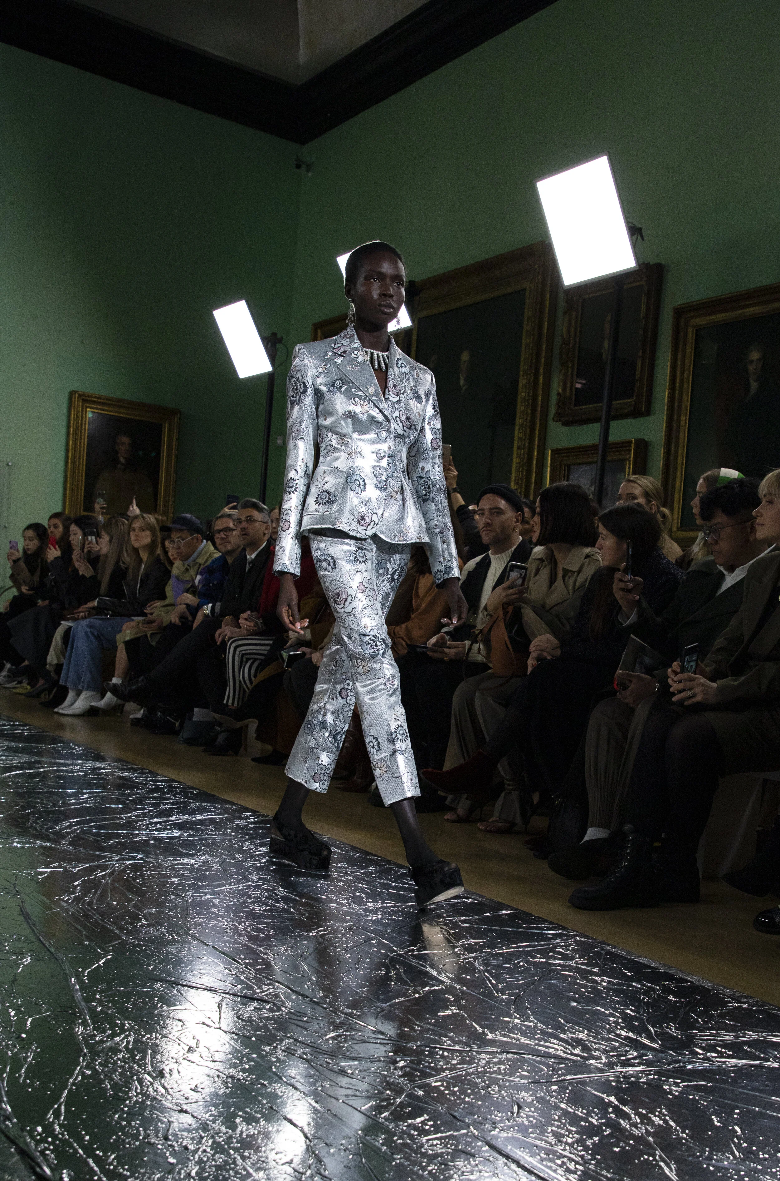 ERDEM_AW20_LFW_C_047.jpg