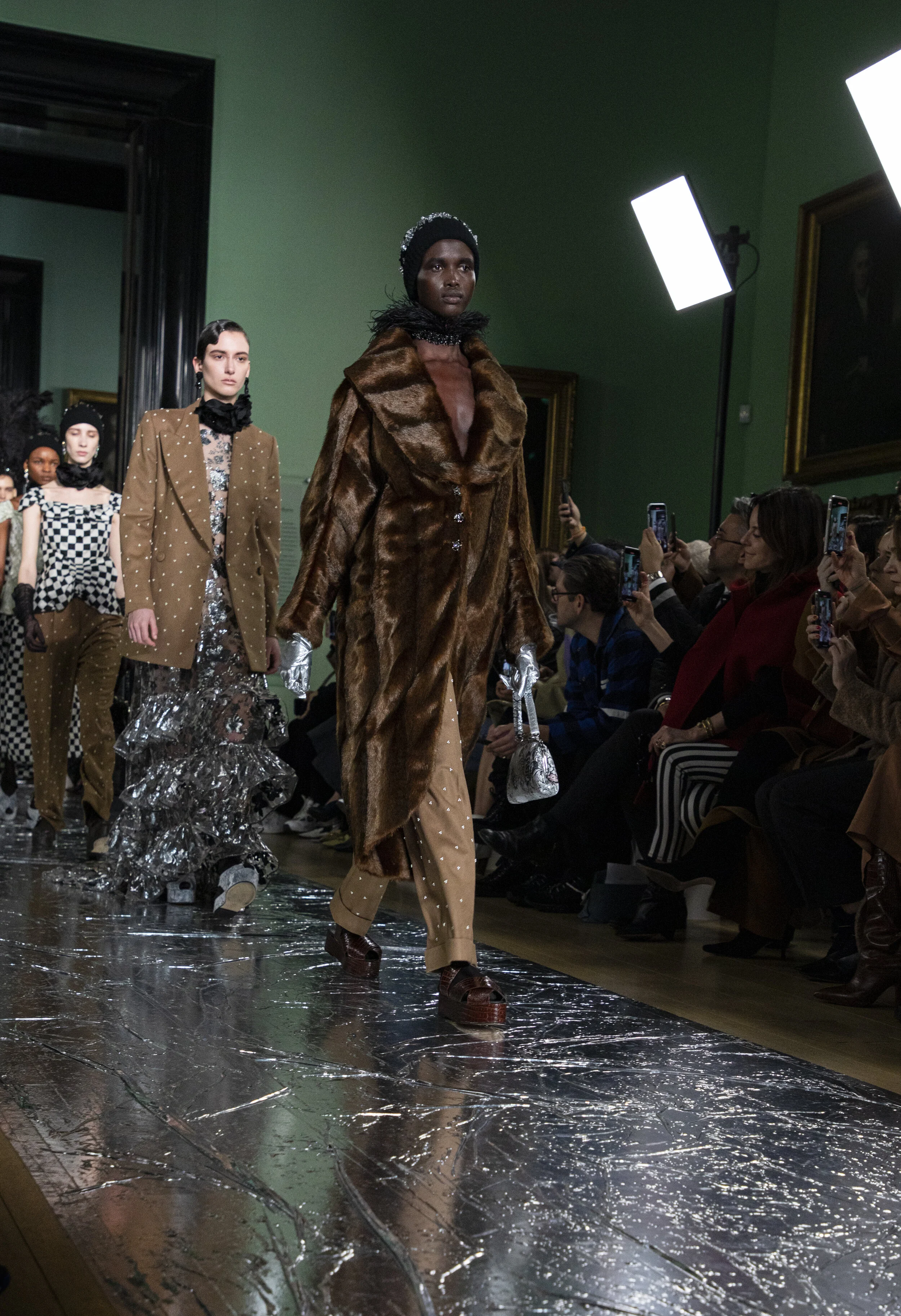 ERDEM_AW20_LFW_C_050.jpg