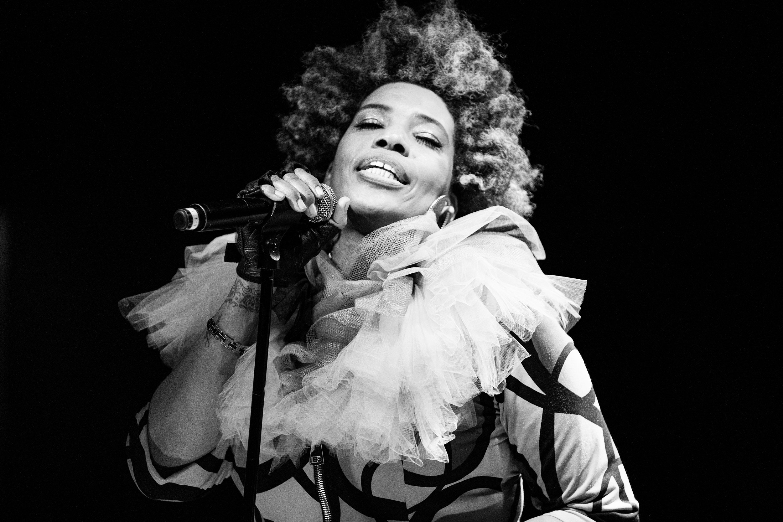 10_11_2022_RONNIE_SCOTTS_MACY_GRAY_0021BNW_M.jpg