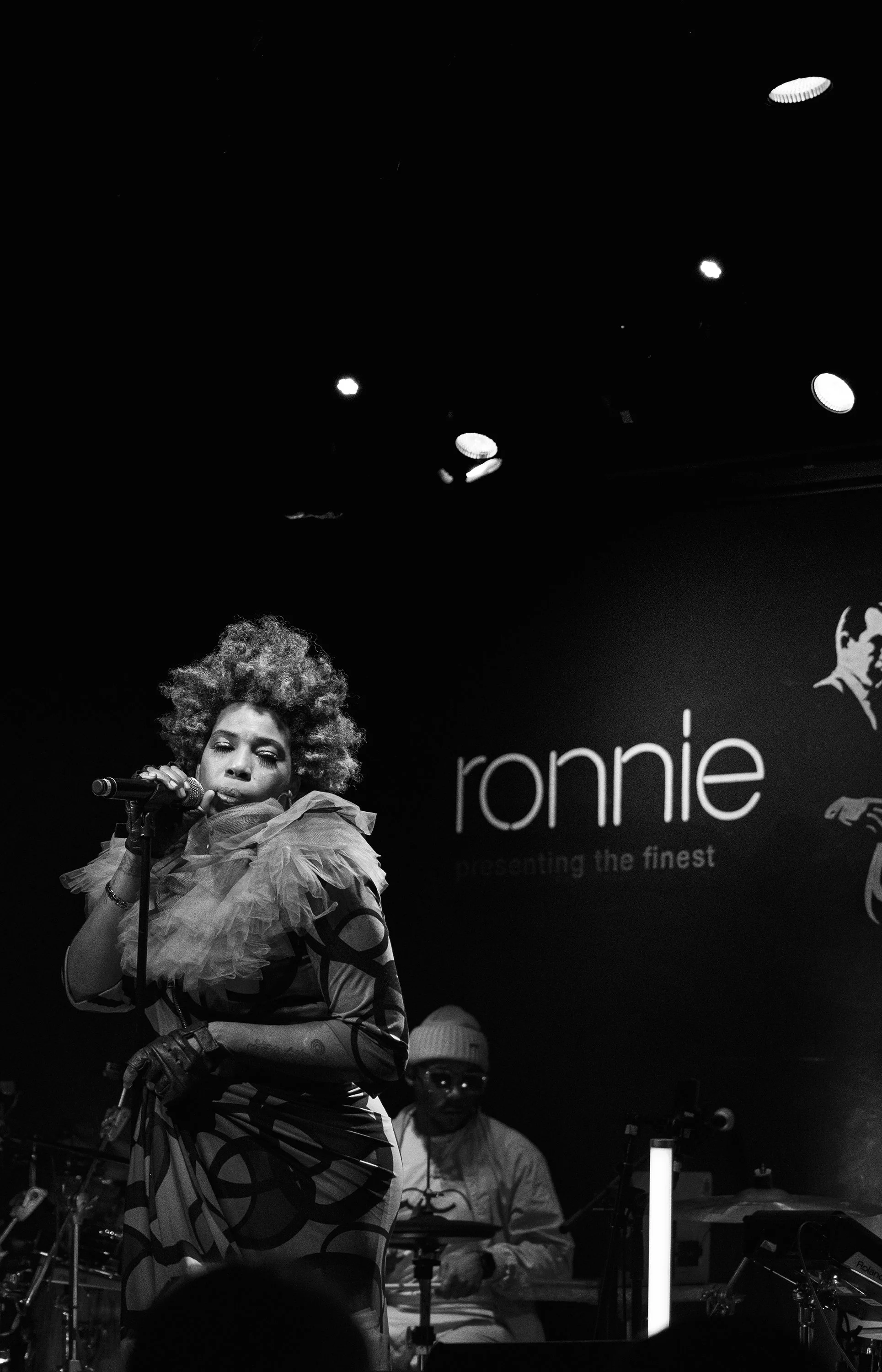 10_11_2022_RONNIE_SCOTTS_MACY_GRAY_002BNW_M.jpg