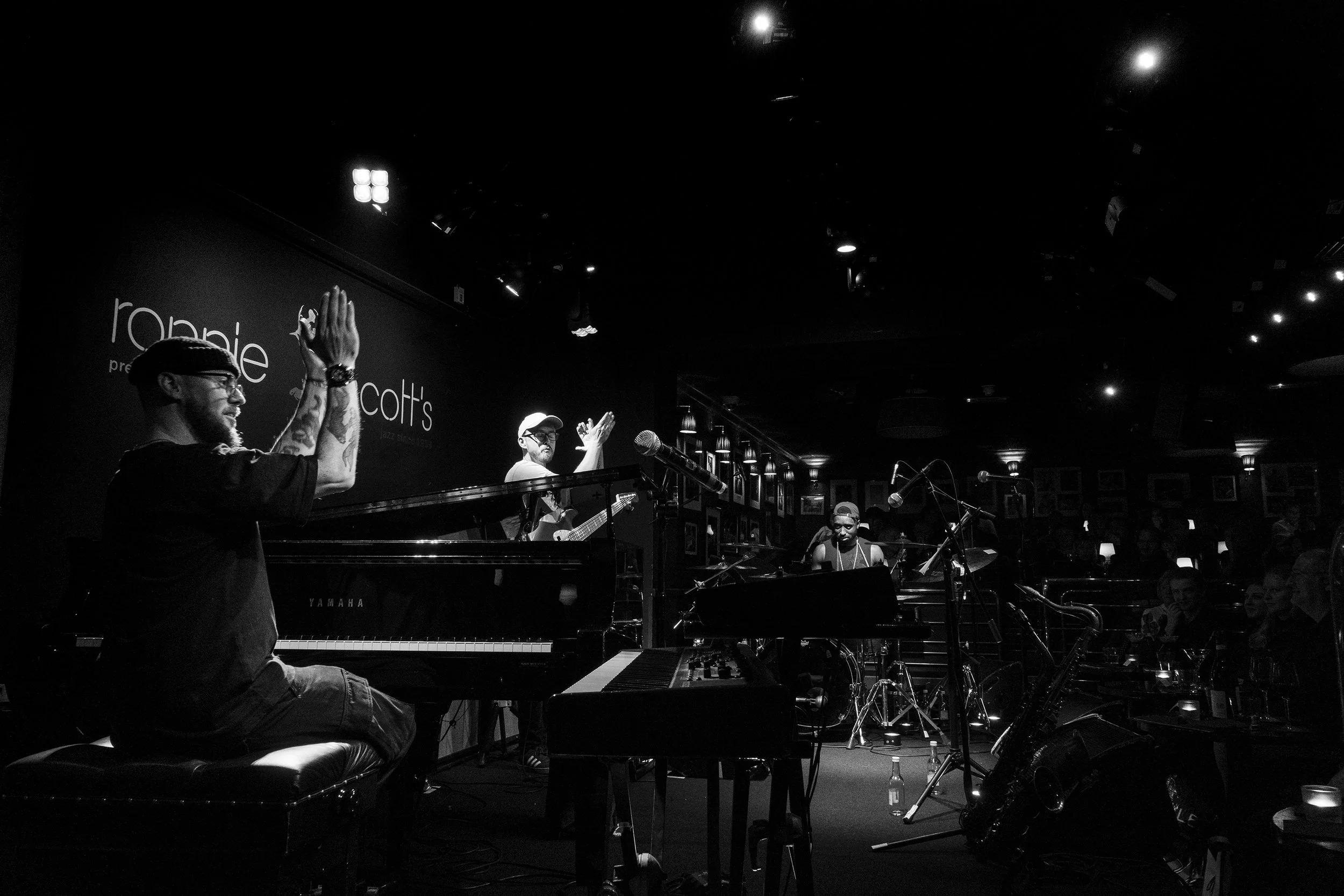21_12_2022_RONNIE_SCOTTS_OLI_HOWE_10022m.jpg
