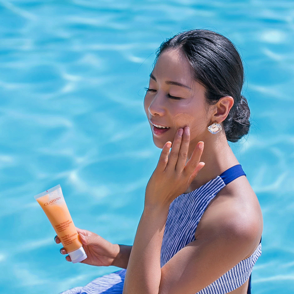 Clarins-orange-exfoliating-cleanser.gif