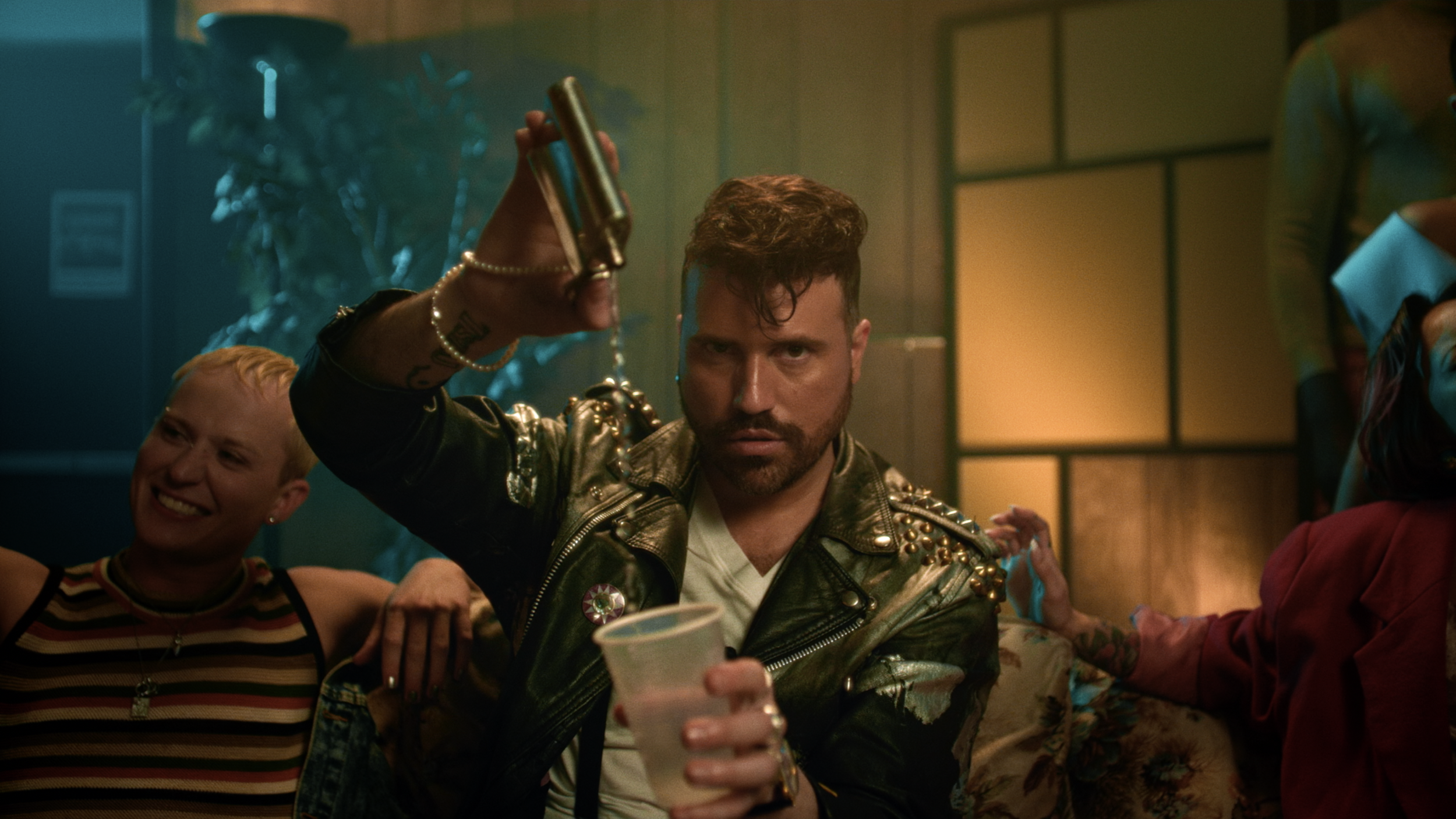 NEON TREES
