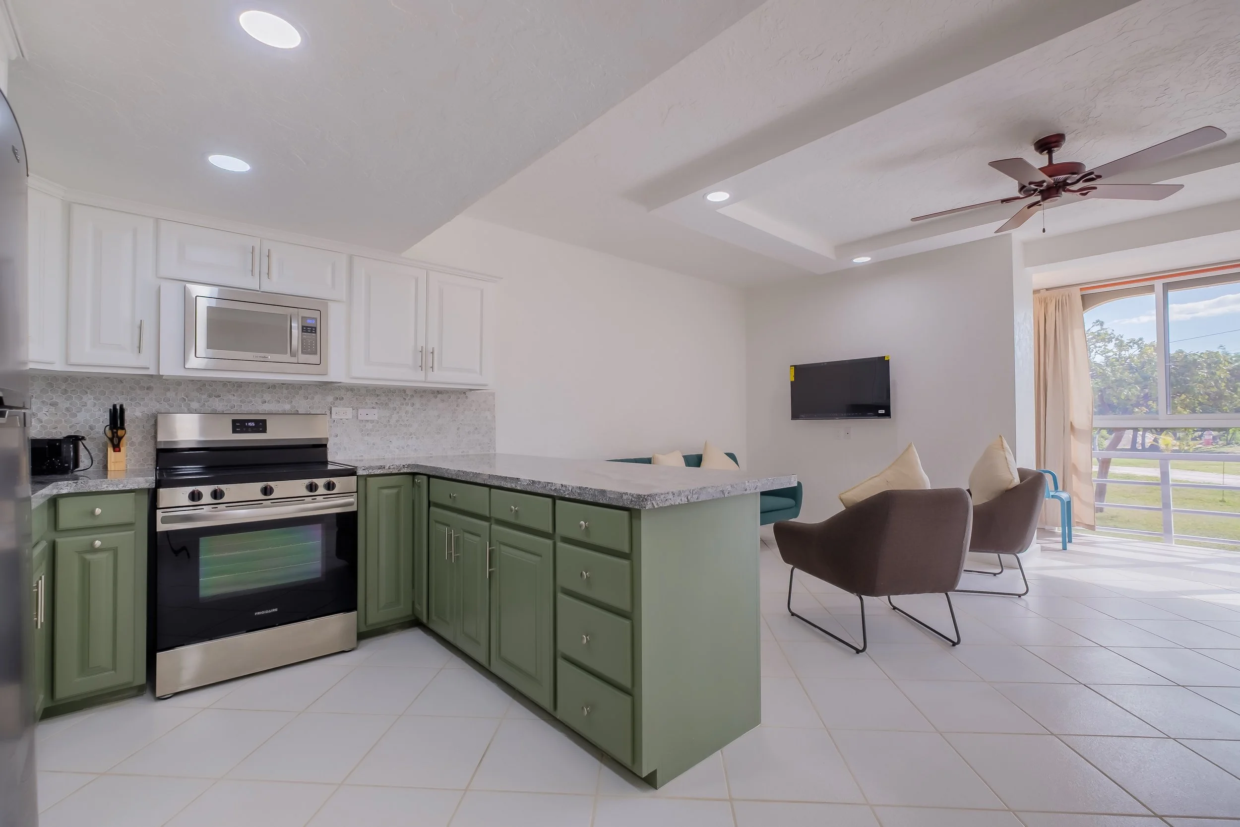 LONG-TERM RENTAL ALERT: 1-Bedroom, Fully-Remodeled, Resort Living!