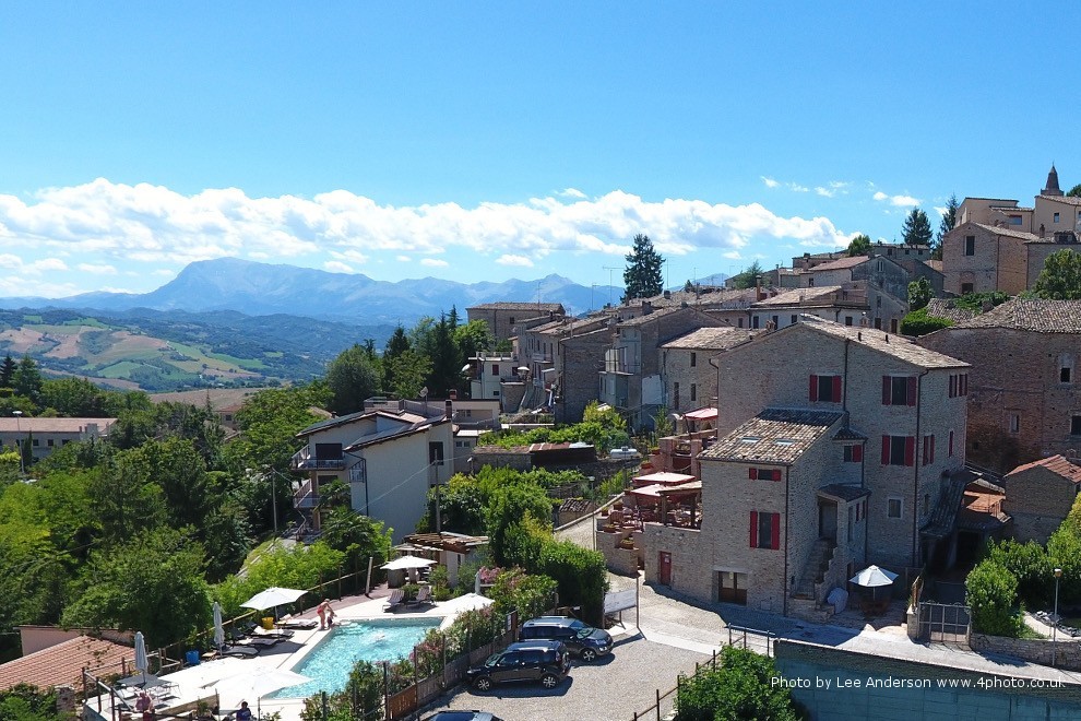 Hotel_Leone_Mountain.jpg