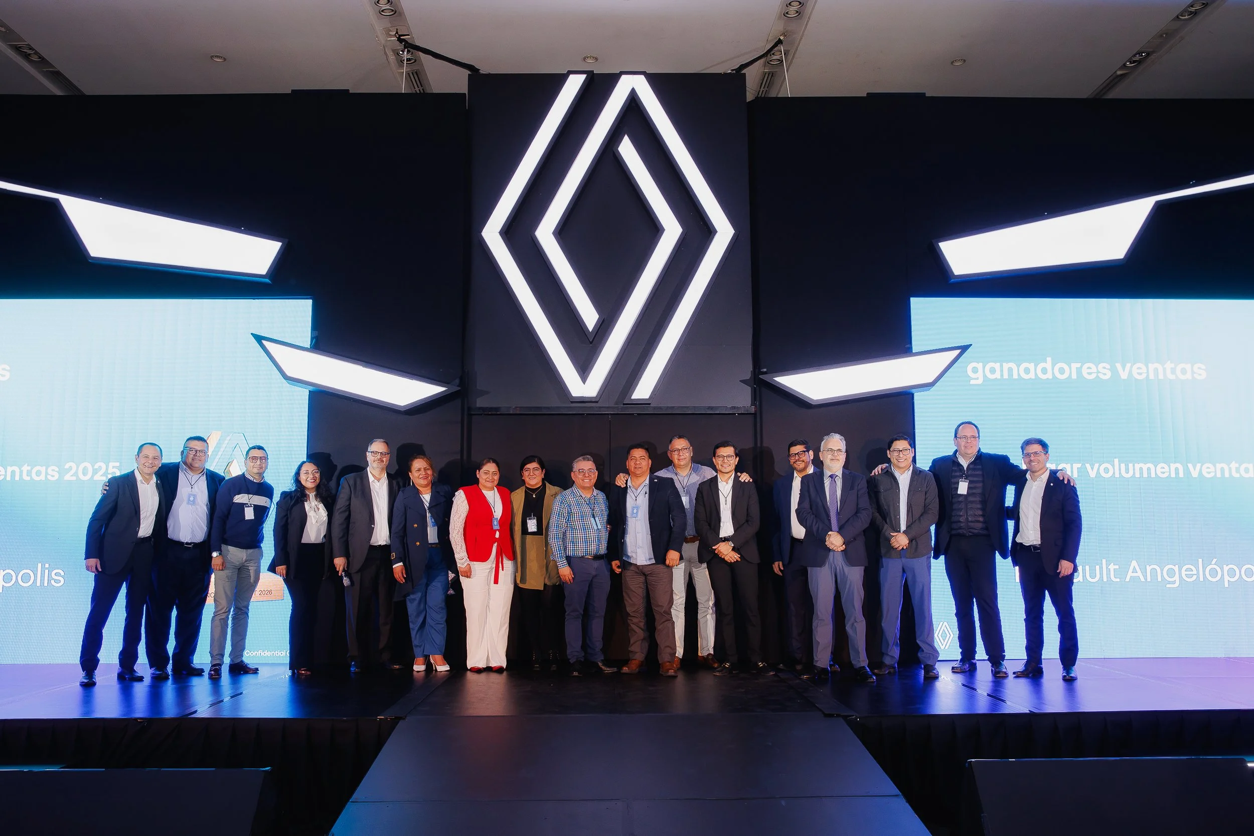 0163 Convención Renault Día 2.jpg