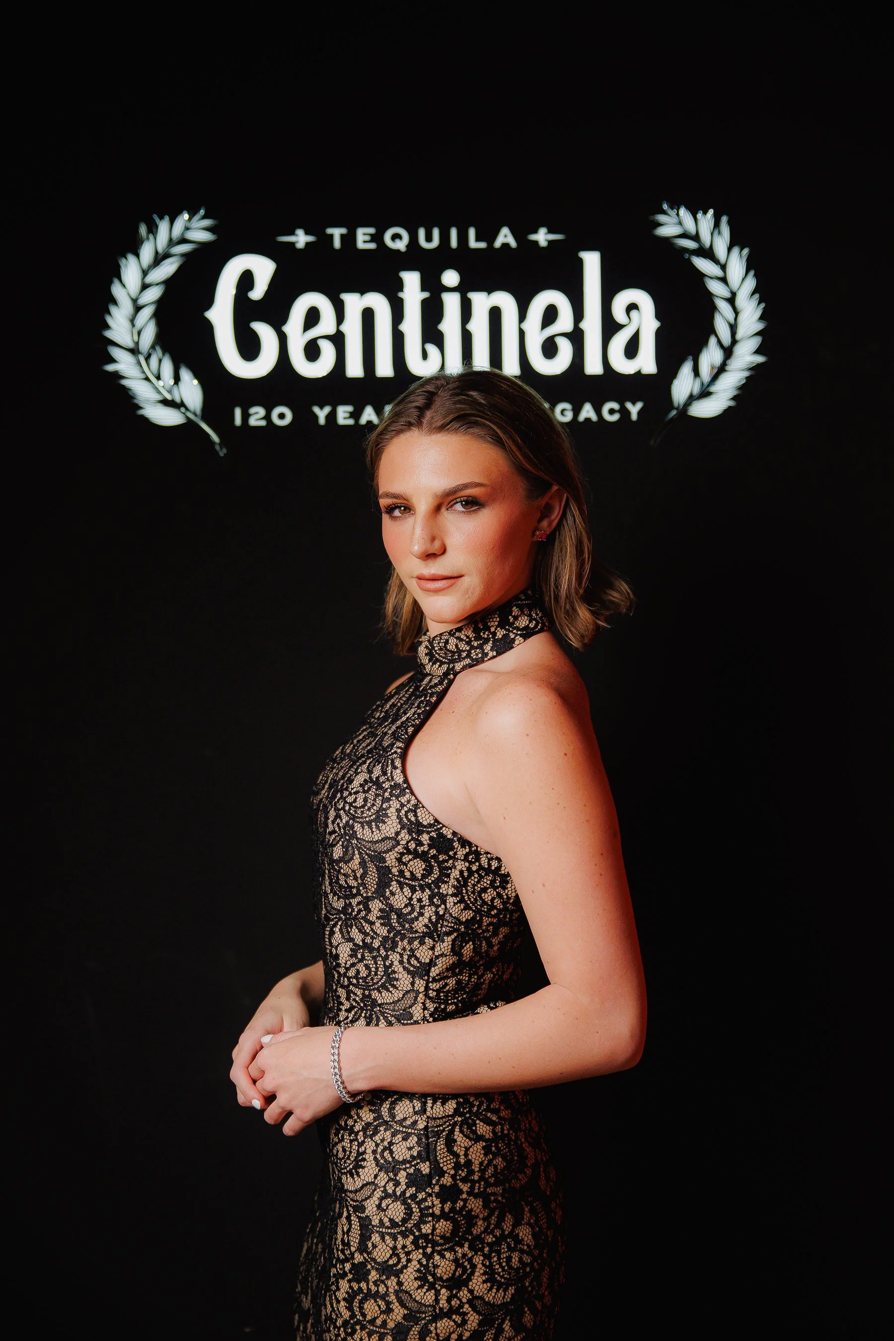 01 Mila x Feli - Centinela.jpg