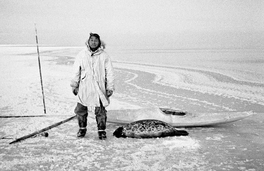 Andrew Ekak Seal Hunting Wainwright HANK42013.jpg