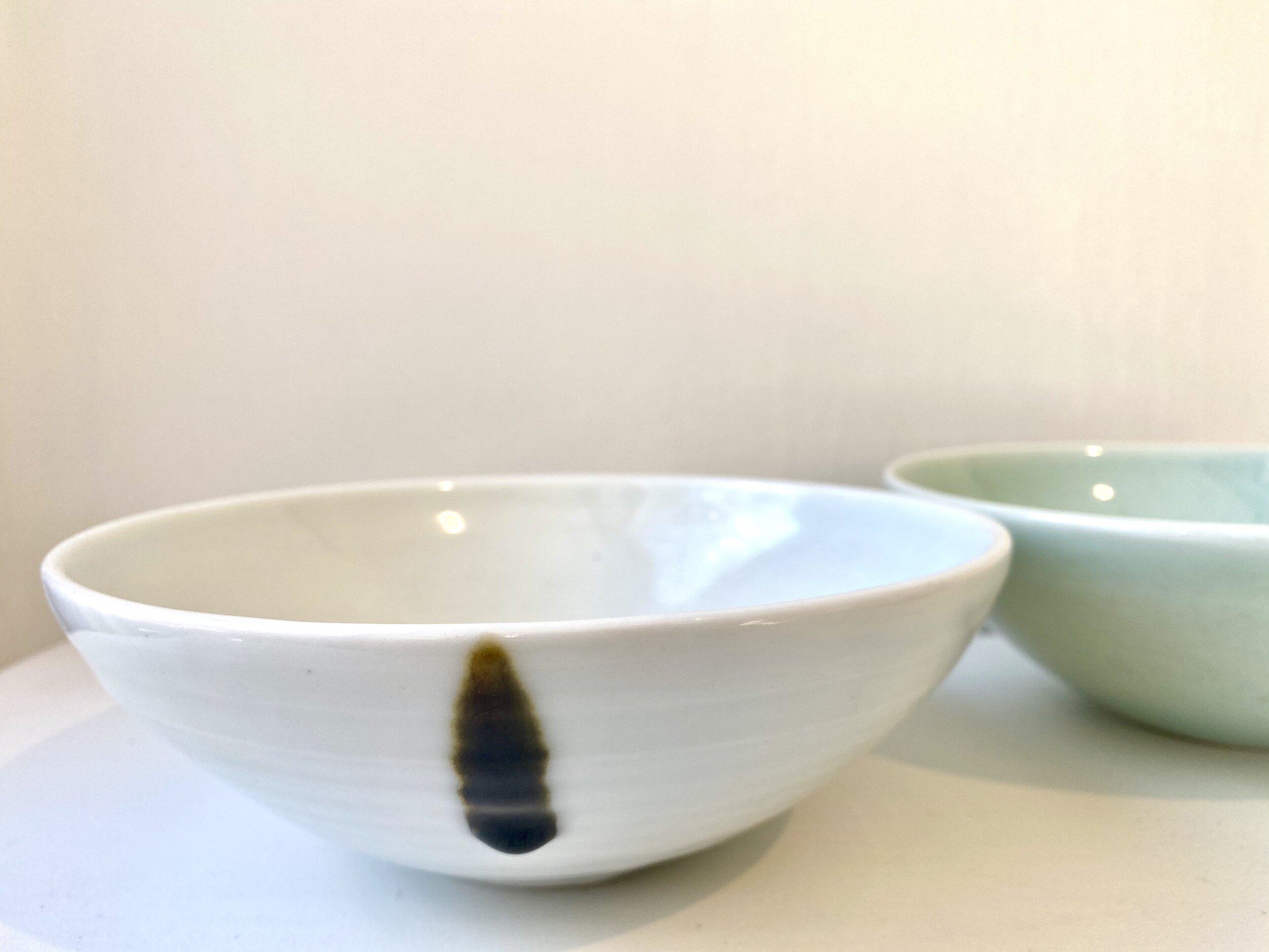  Porcelain bowl  H: 7 cm. D: 20 cm 