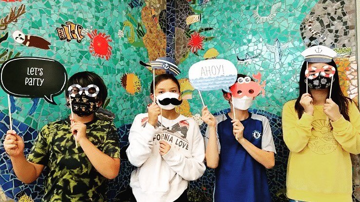 ⚓️ We are so excited to SEA you tomorrow at our 2022 Mālama i Nā Keiki event online starting with The BusBoyz at 5 pm! It&rsquo;s going to be CLAW-some! 🦀 https://hs2022.ggo.bid #hanahauolischool