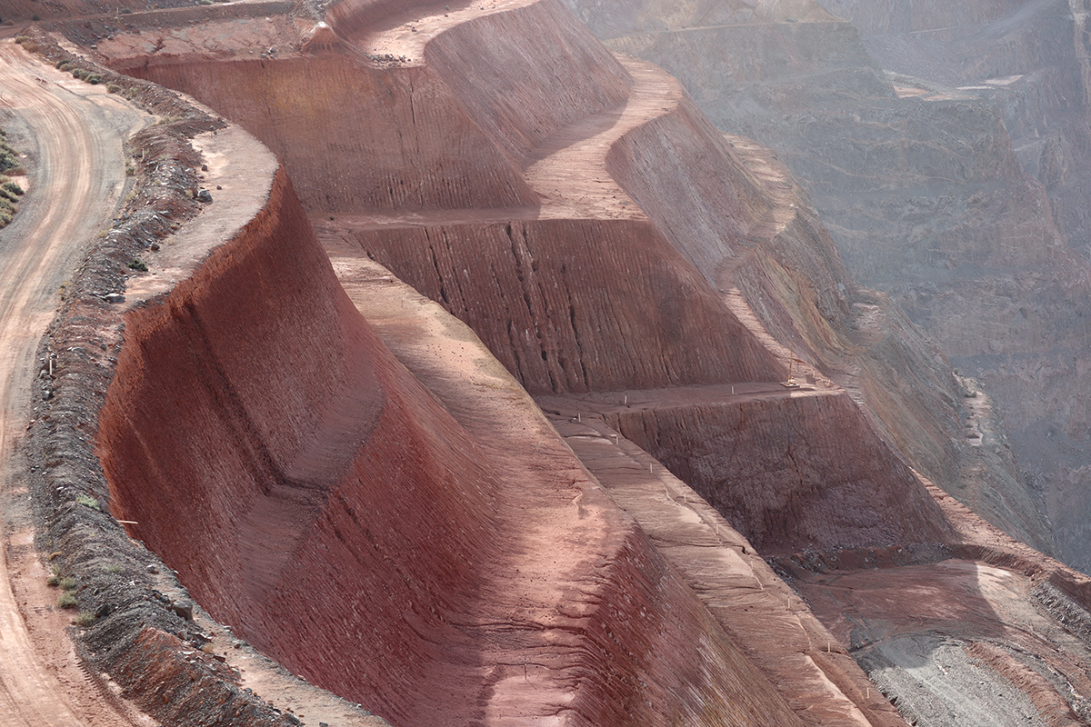 gold mine pit1.jpg