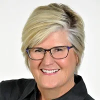 Laurie Tucker Carefree 34305 N Scottsdale Rd, Scottsdale, AZ 85266 303-229-2297 laurie.tucker@russlyon.com