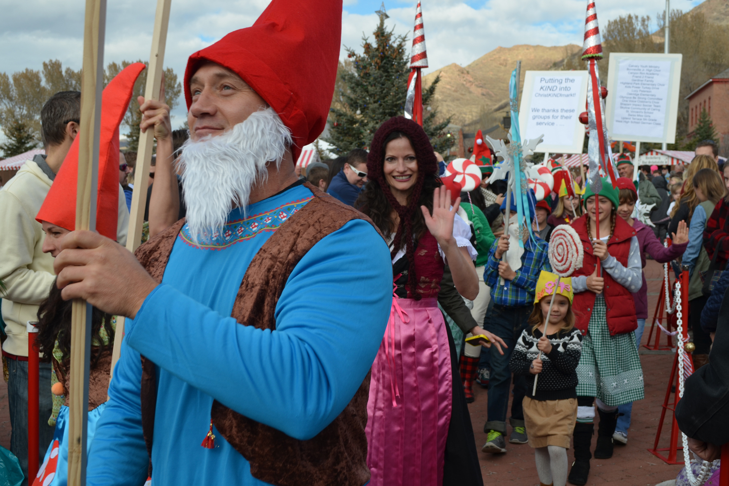 march-of-the-gnomes-parade.jpg