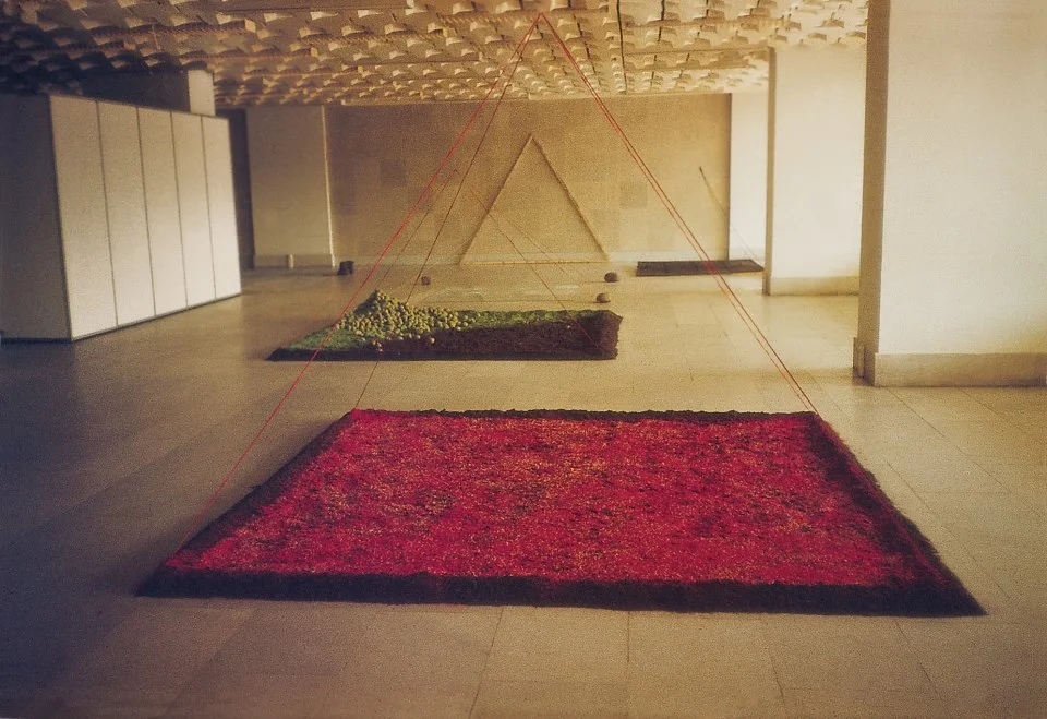 "Mutanty w krainie aktywnych liliputów" Berlin, 1989 fot. J. Kalina