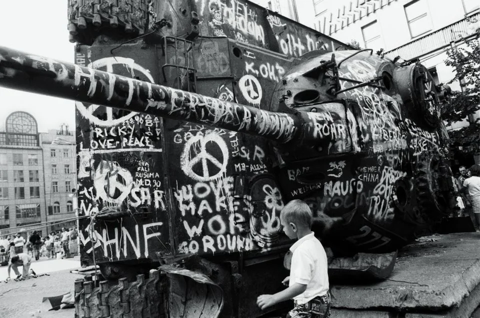 "Wańka wstańka" Czechy, Praga, 1990 fot. Anna Beata Bohdziewicz