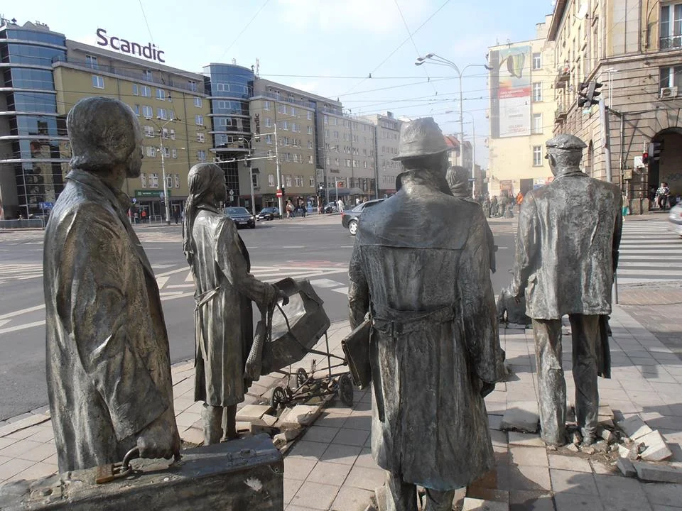 Pomnik anonimowego przechodnia Wrocław, 2005 fot. J. Kalina