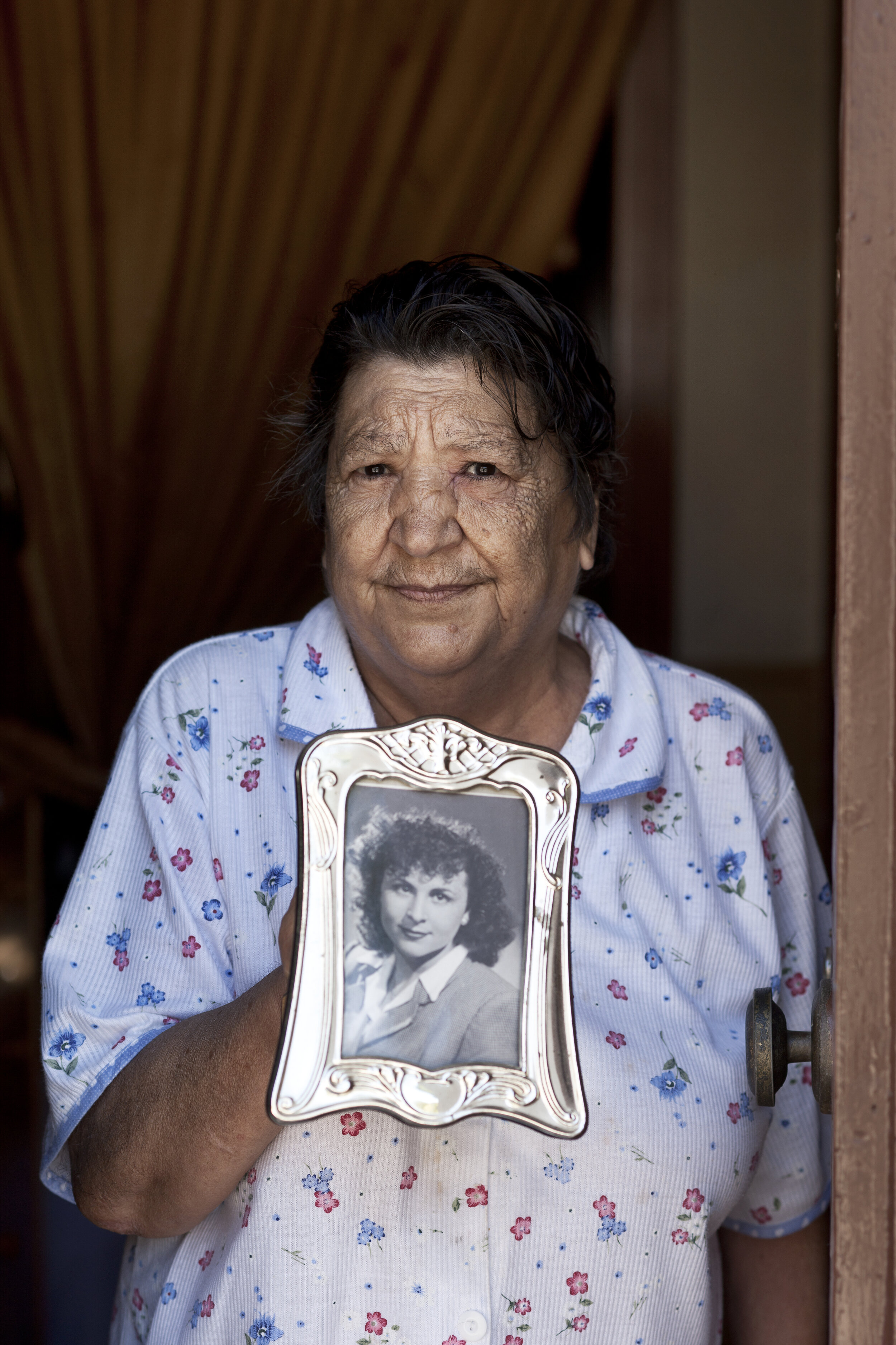  Señora con tía/madrastra