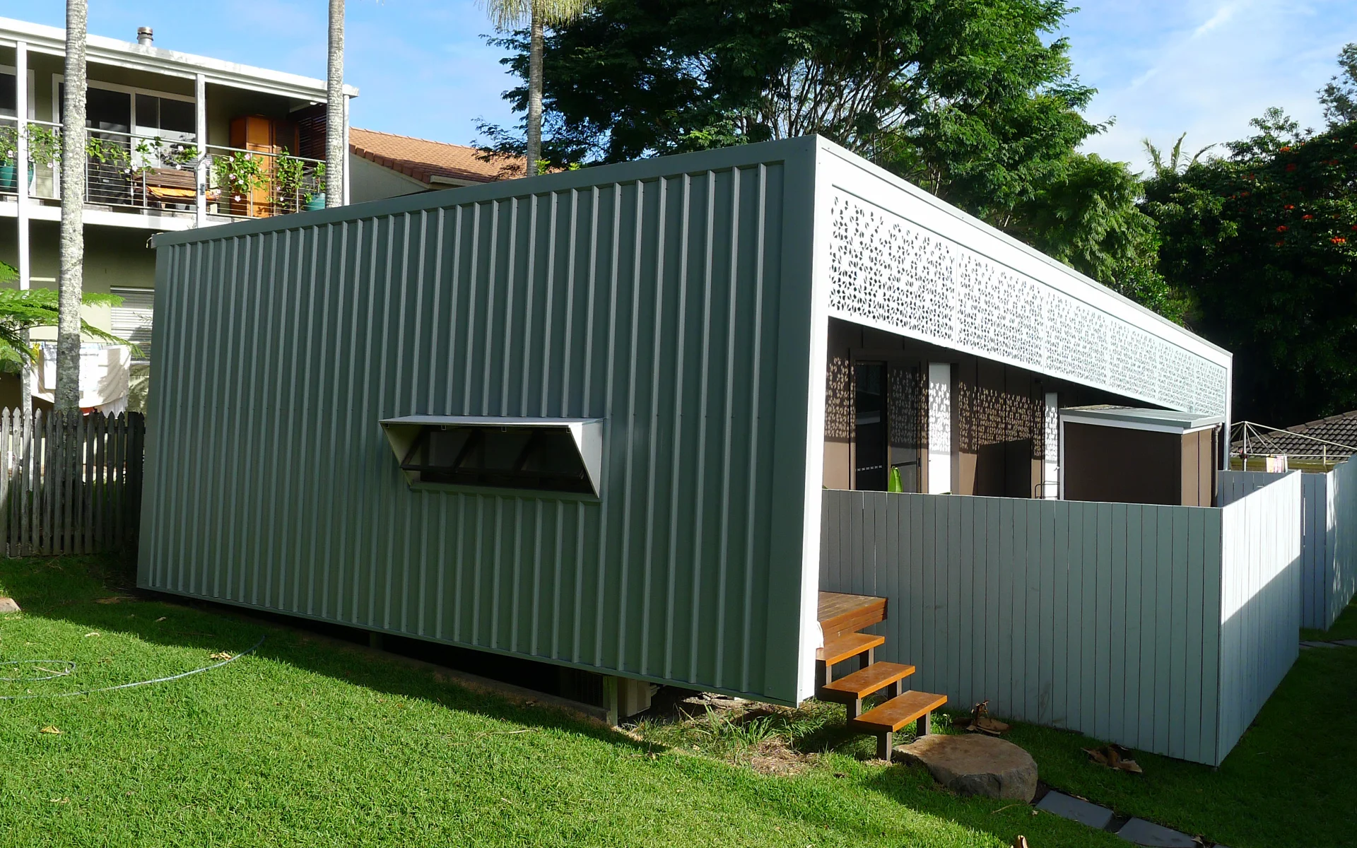 REFRESHDESIGN_Byron-gardenhouse_03.jpg