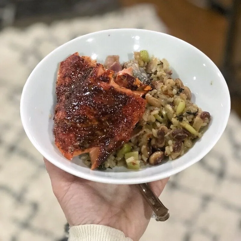 最后一顿吃的!一条鲑鱼的鲑鱼,用了一条新的三文鱼,吃了一顿美味的皮屑。